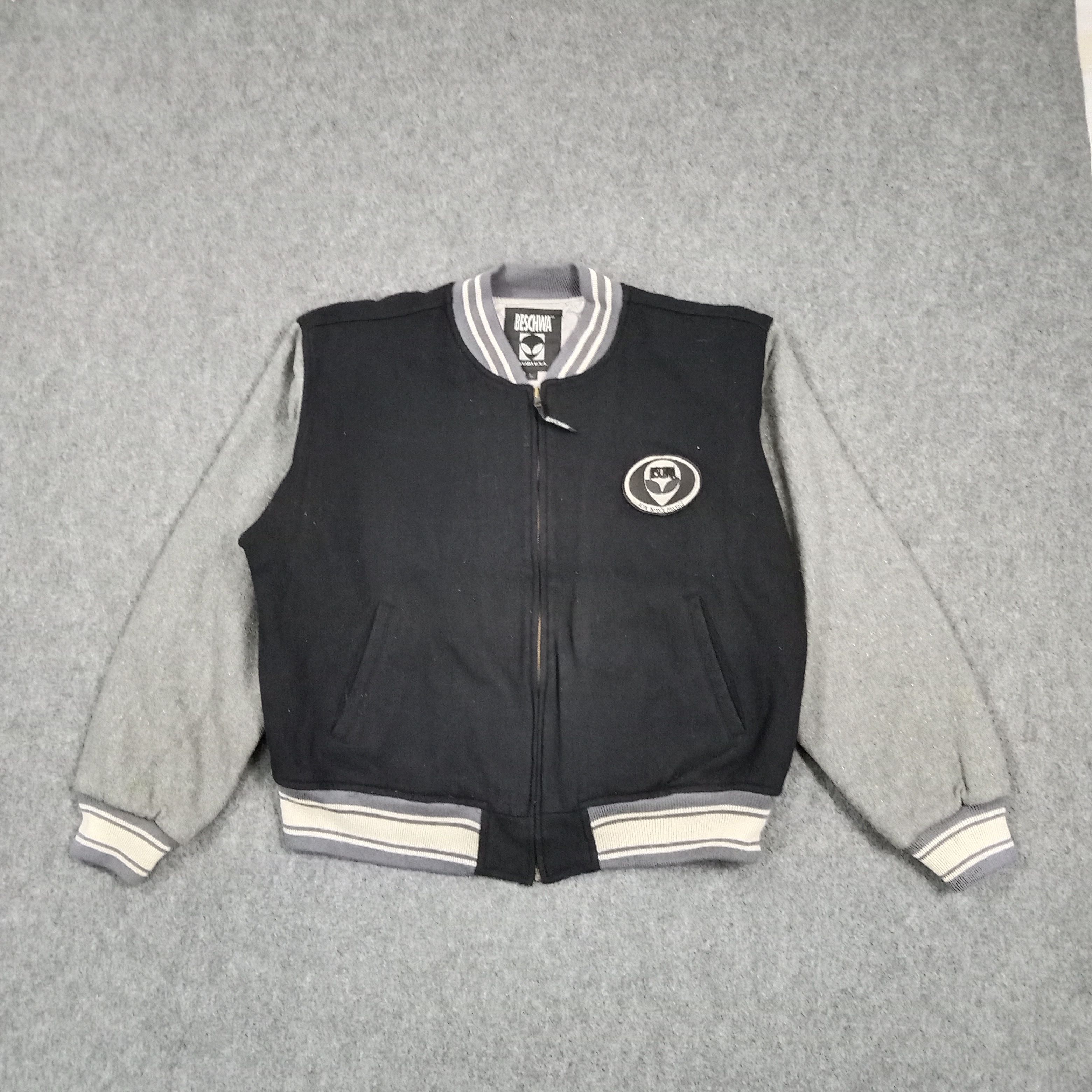 Vintage 90's Beschwa Alien Streetwear Varsity Rare Jacket C290N31 Size US L / EU 52-54 / 3 - 3 Thumbnail