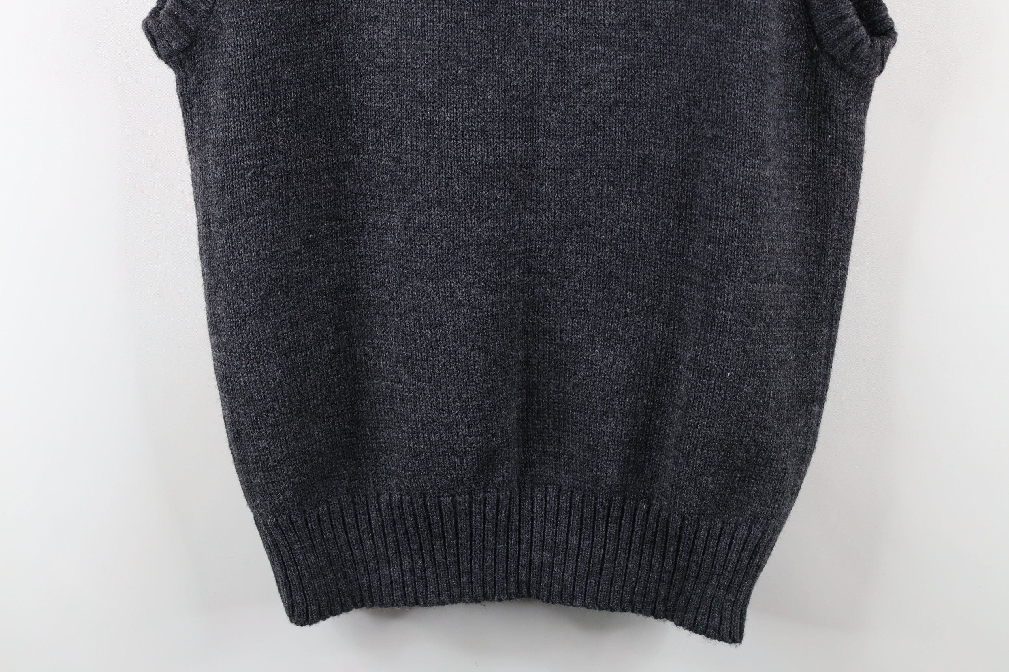 Vintage Vintage 90s Streetwear Knit Cardigan Sweater Vest Gray Size US M / EU 48-50 / 2 - 9 Thumbnail