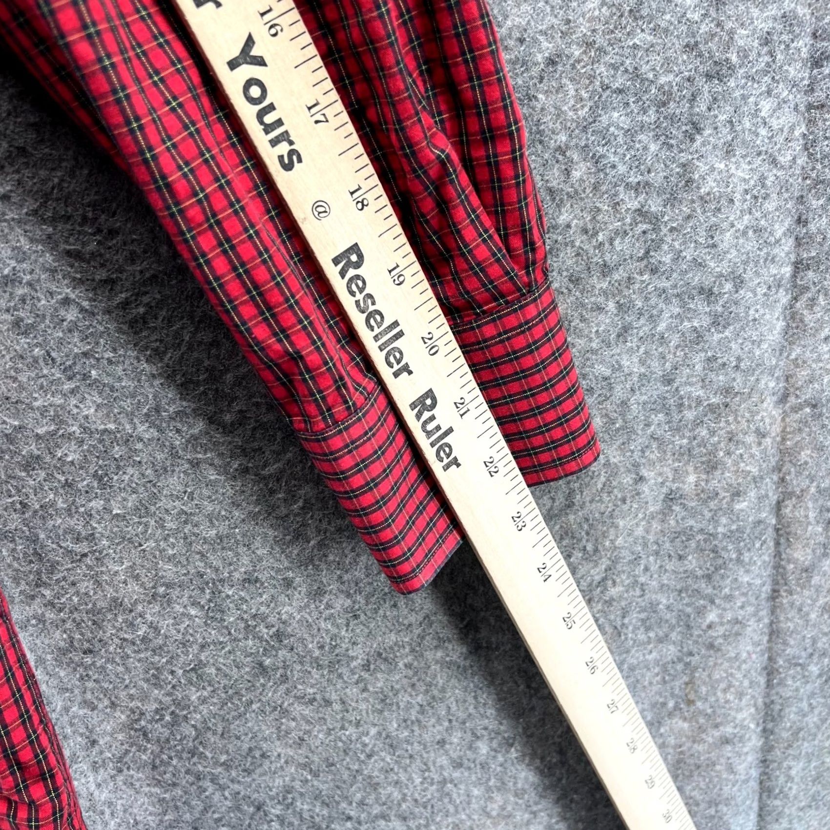 Tommy Hilfiger VINTAGE Tommy Hilfiger Shirt Men Large Adult Red Black Plaid Button-Down Casual Dress Shirt Size US L / EU 52-54 / 3 - 5 Thumbnail