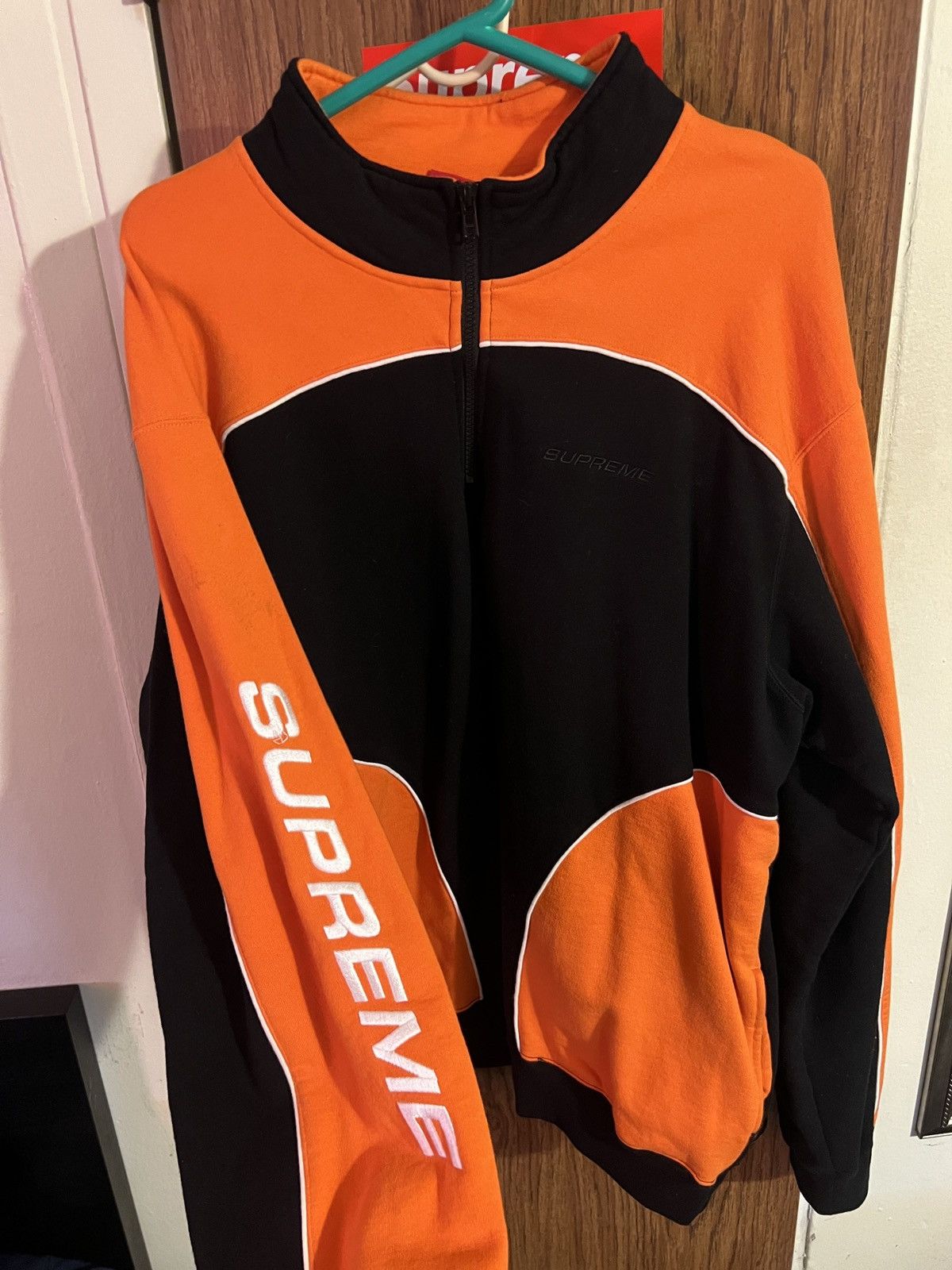 Supreme Supreme Size US XL / EU 56 / 4 - 1 Thumbnail
