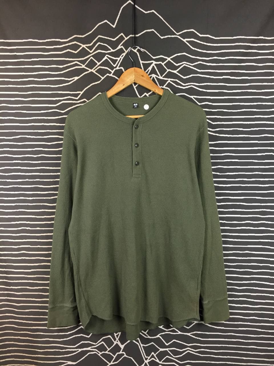 Uniqlo Uniqlo Thermal Waffle Knit Long Sleeve Henley Tee Size XL Size US XL / EU 56 / 4 - 2 Thumbnail