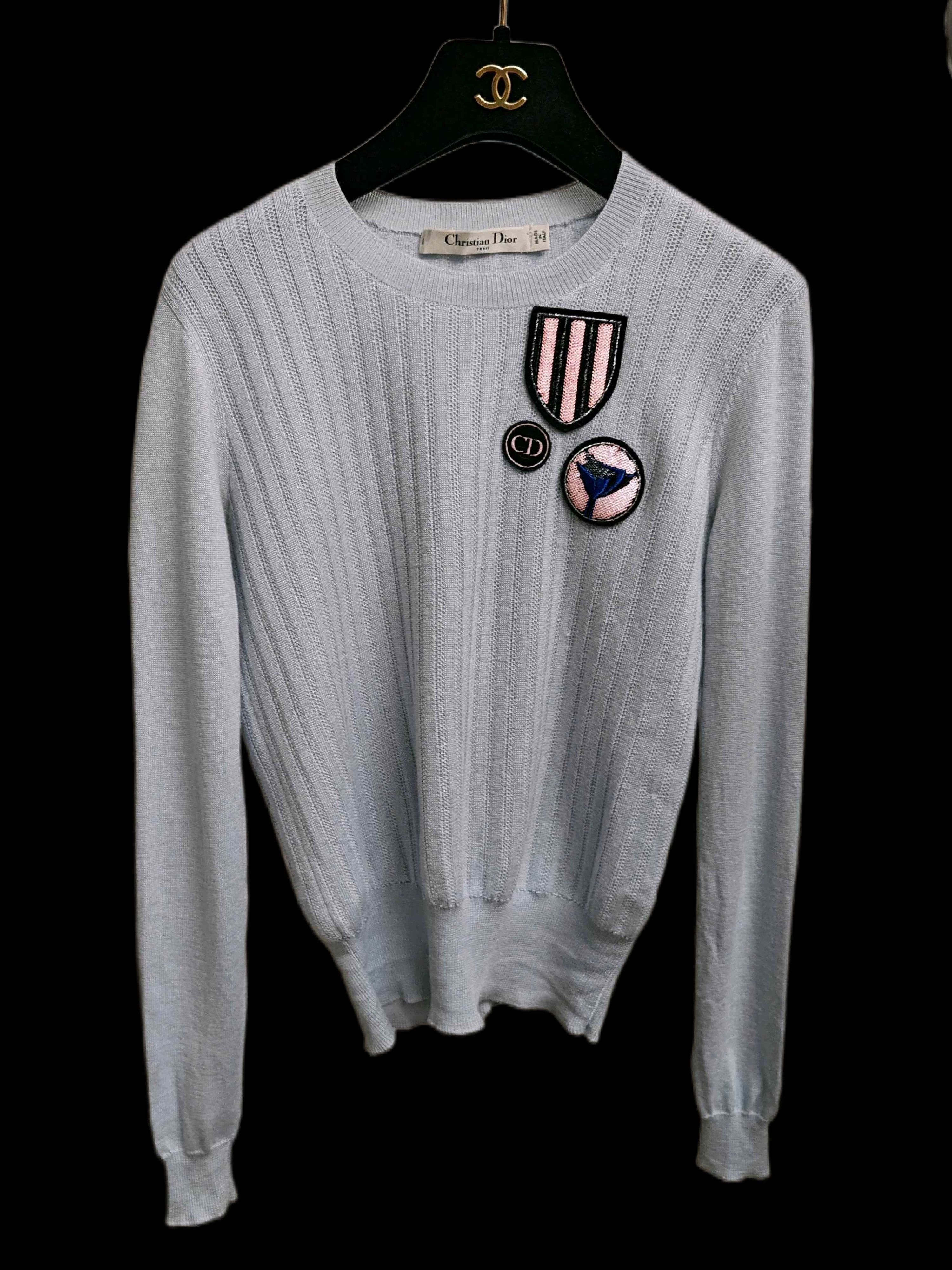 Dior dior light blue badge sweater Size M / US 6-8 / IT 42-44 - 1 Thumbnail
