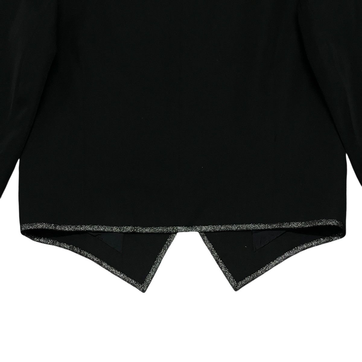 Paco Rabanne Vtg Paco Rabanne Paris V-neckline Silver Trim Outline Jacket Size M / US 6-8 / IT 42-44 - 17 Thumbnail