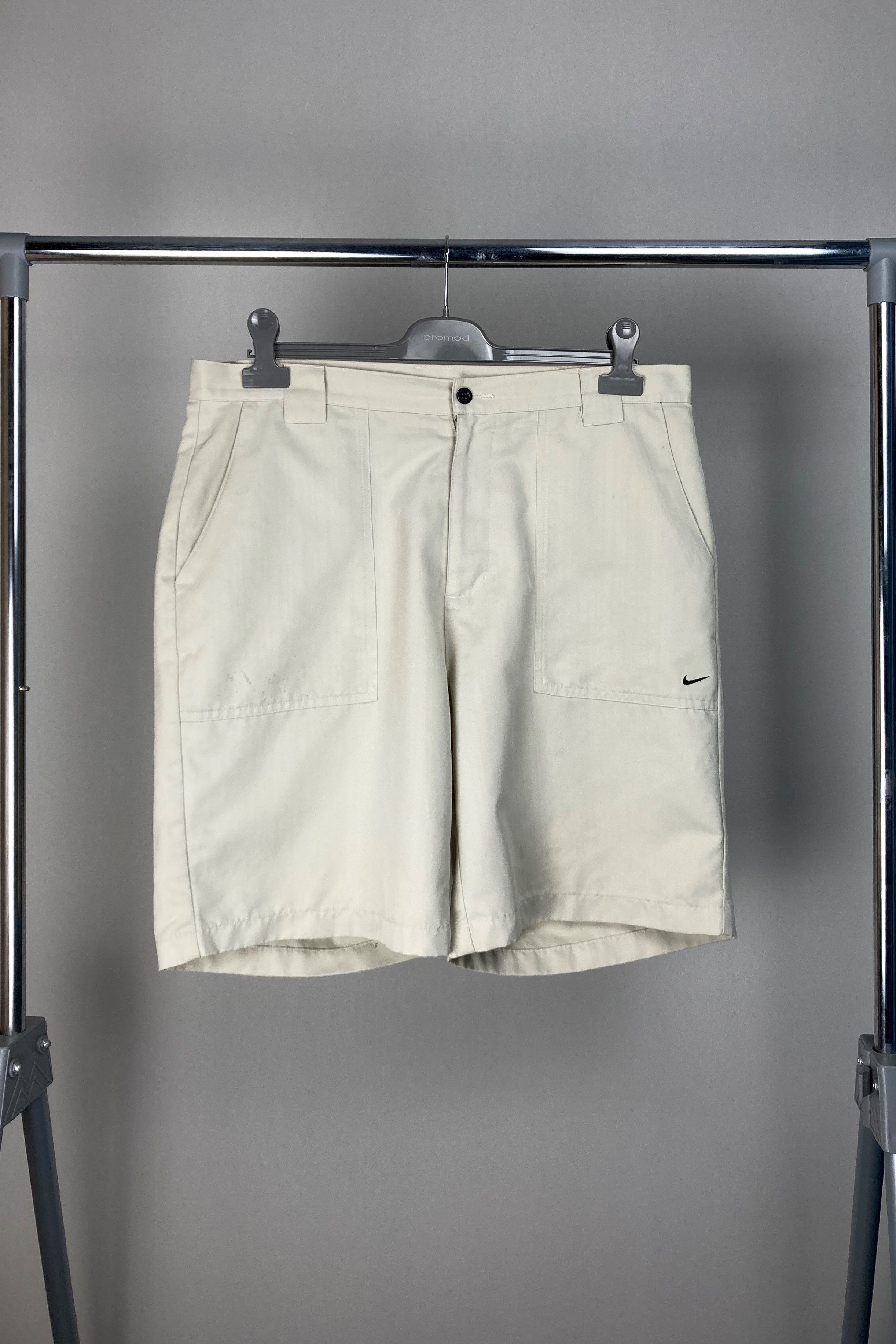Nike Nike Golf Vintage Beige Oversized Shorts Swoosh Logo Size US 36 / EU 52 - 1 Thumbnail