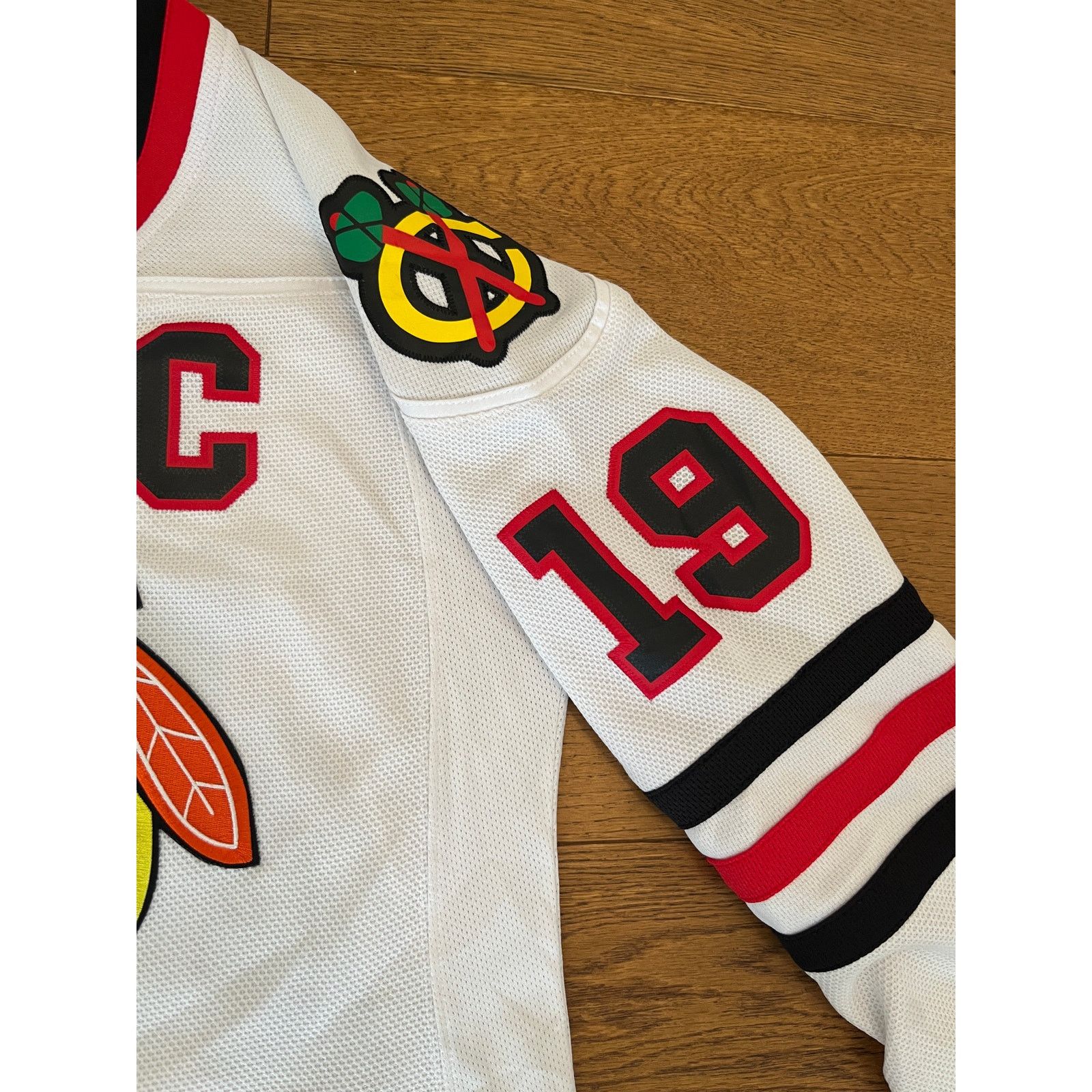 Reebok Reebok Chicago Blackhawks Jonathan Toews #19 NHL Jersey S Size S / US 4 / IT 40 - 10 Thumbnail