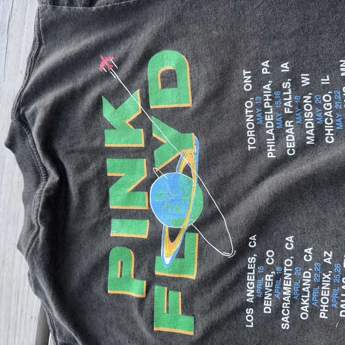 Vintage Vintage 1987 Pink Floyd tour shirt sz small faded smoked Size US S / EU 44-46 / 1 - 8 Thumbnail