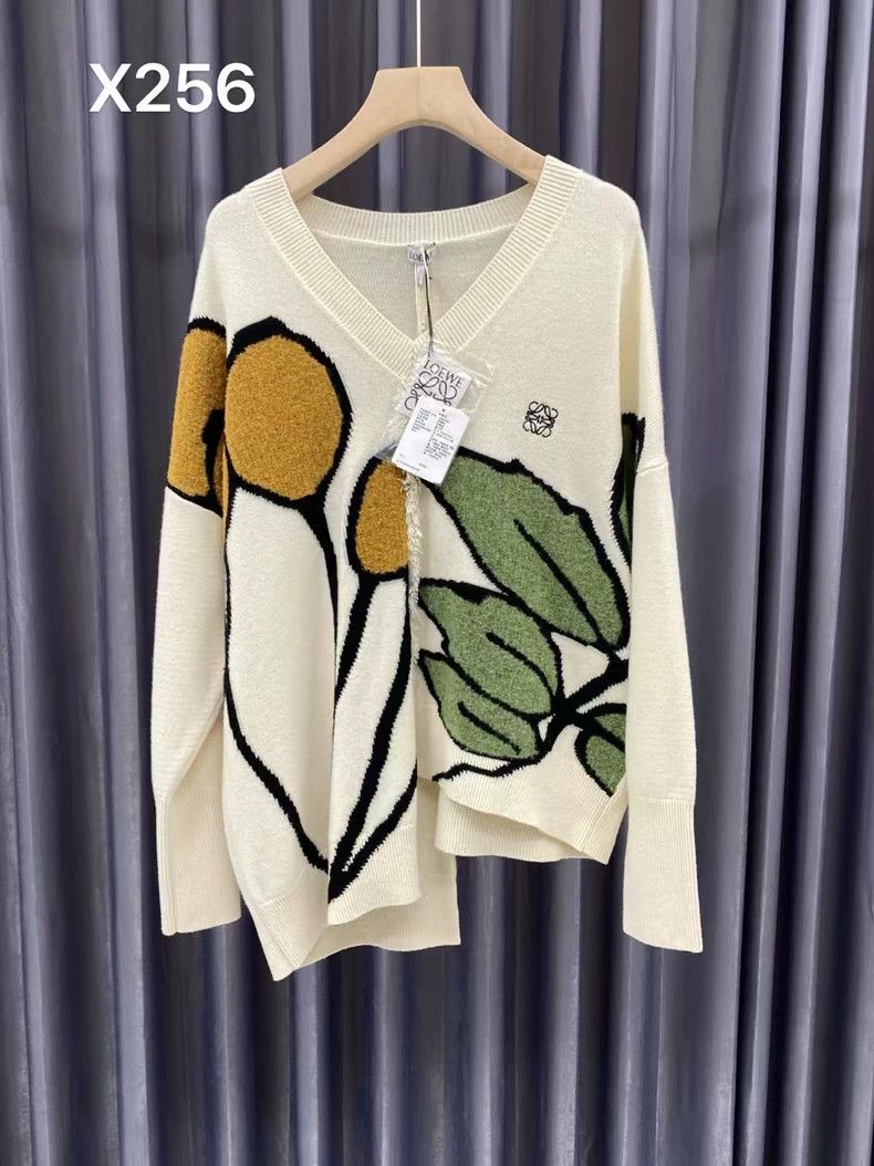 Loewe Loewe Irregularly designed sweater Size XS / US 0-2 / IT 36-38 - 1 Thumbnail