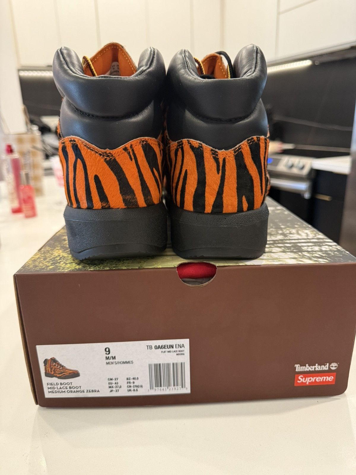 Supreme × Timberland Supreme Timberland Tiger Size US 9 / EU 42 - 8 Thumbnail