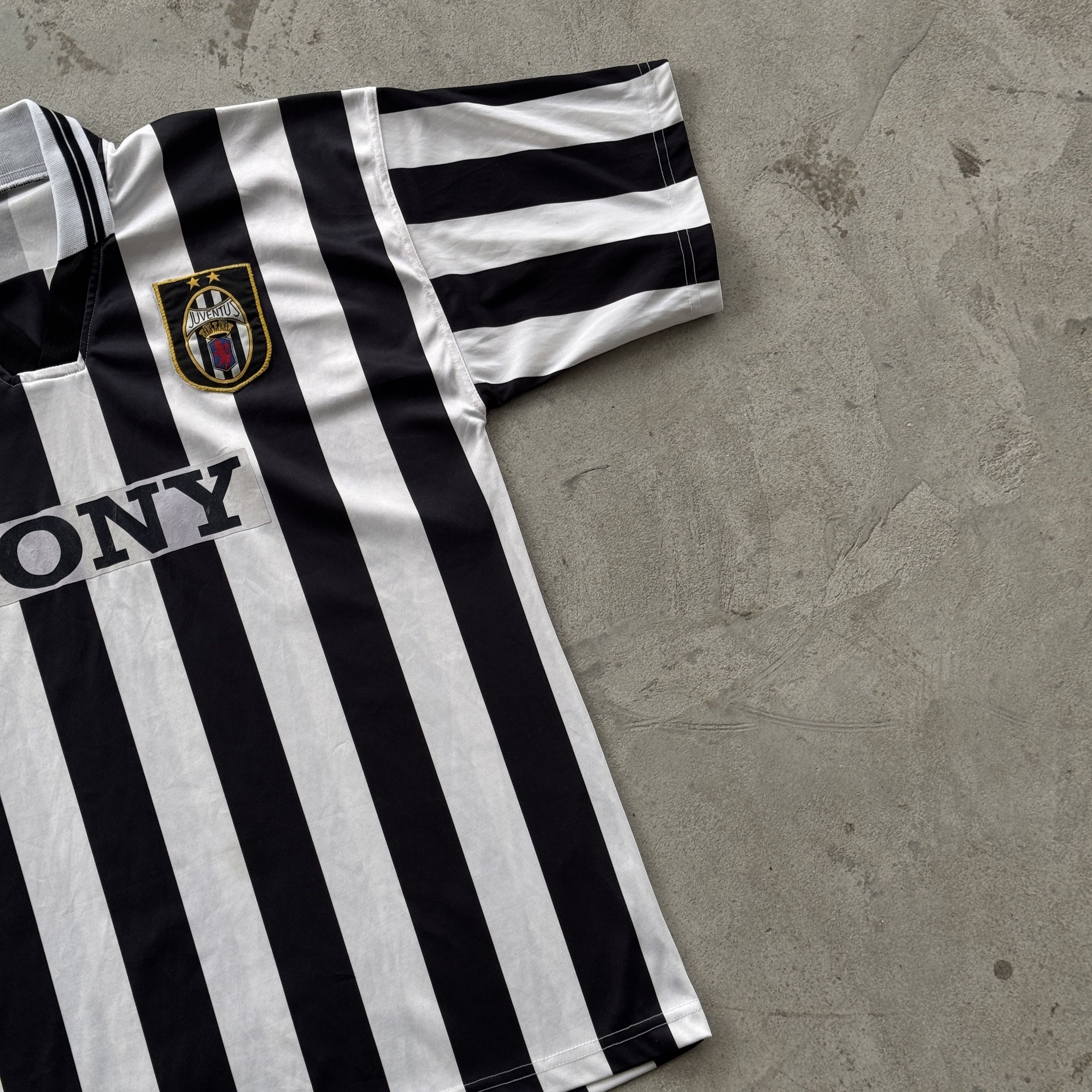 Vintage Vintage 90s Juventus Sony Football Jersey Tee Size US L / EU 52-54 / 3 - 2 Thumbnail