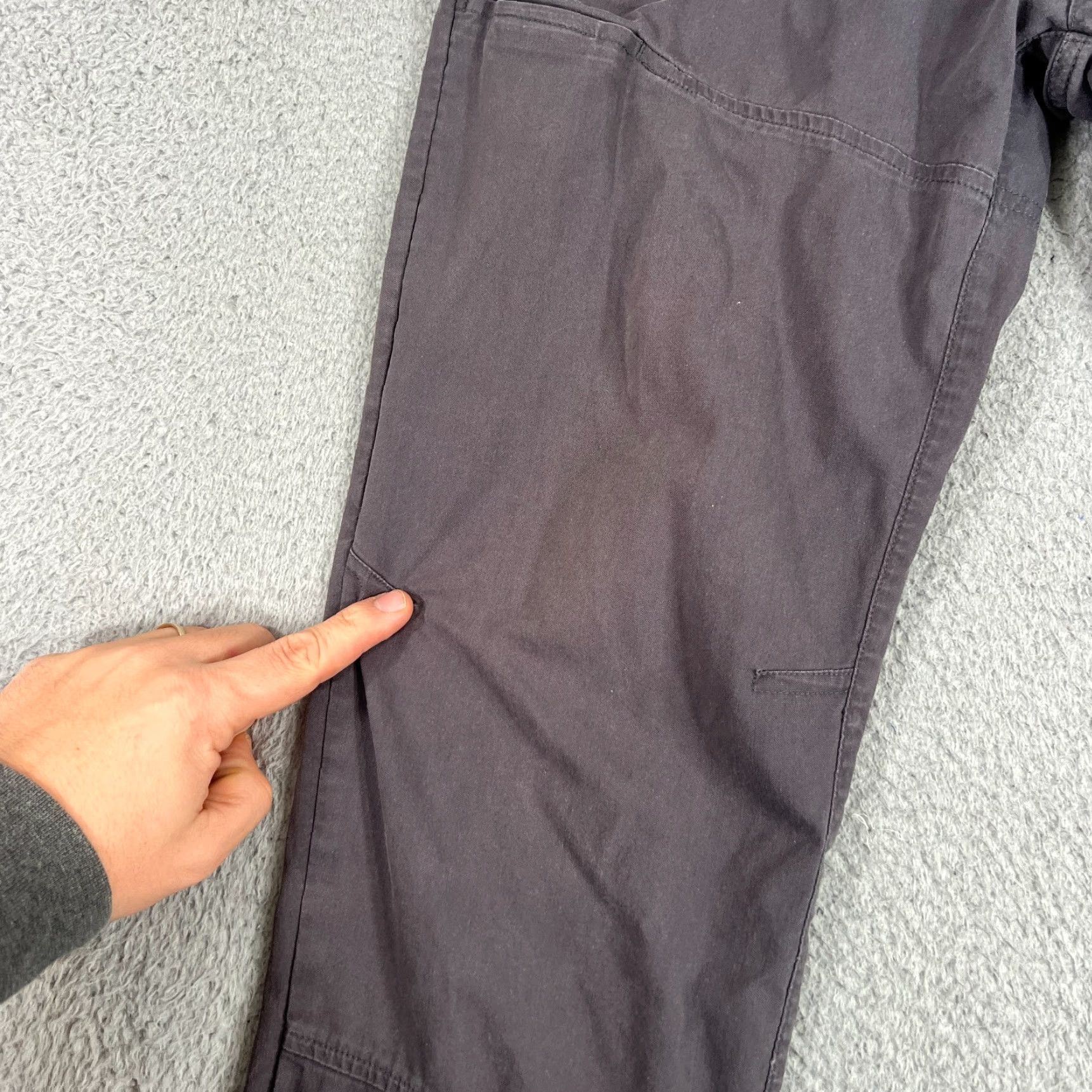 Mountain Hardwear **Mountain Hardwear Gray Chino Pants Men's 34x30 Regular Fit** User: Mountain Hardwear Gray Chino Pants Men's 34 Regular Fit Size US 34 / EU 50 - 5 Thumbnail