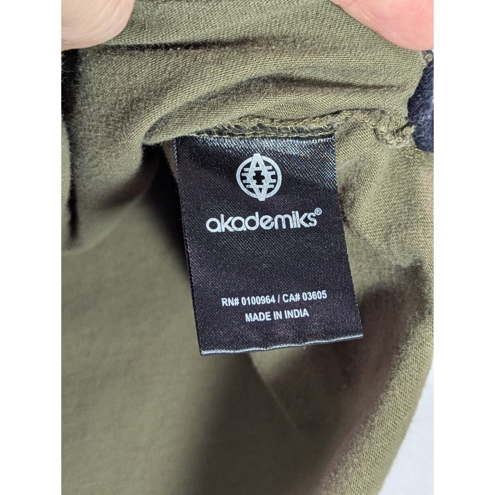 Akademiks Akademiks XL Colorblock T-Shirt Green Black Zipper Pocket Size US XL / EU 56 / 4 - 6 Thumbnail