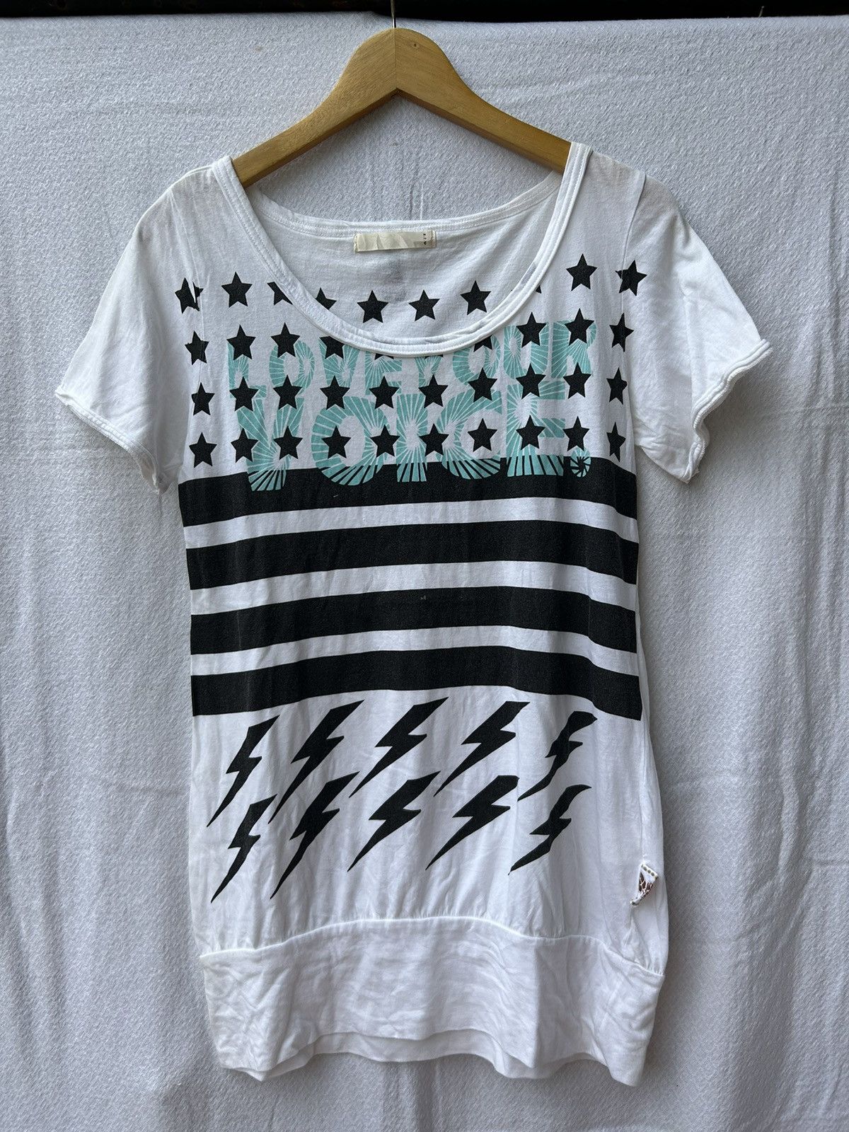 Japanese Brand 💸BINDINGOFFER💸Japanese arrow love your voice shirt Size US M / EU 48-50 / 2 - 1 Thumbnail