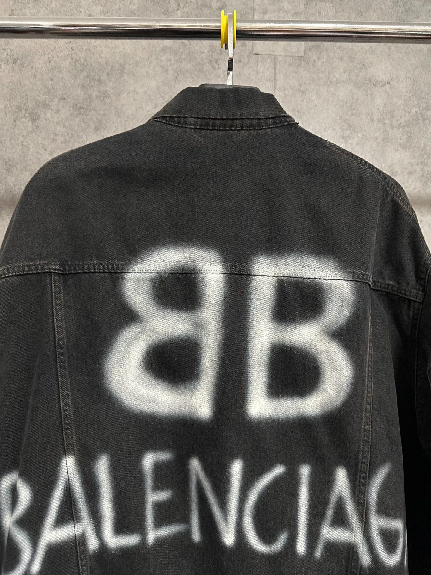Balenciaga Balenciaga Men's Graffiti Denim Jacket Size US S / EU 44-46 / 1 - 2 Thumbnail