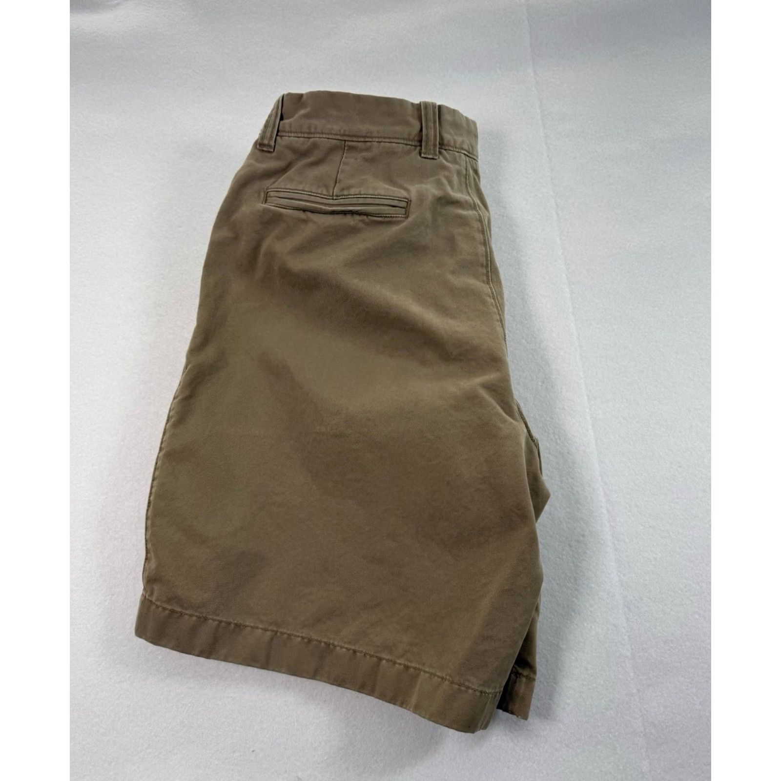 J.Crew J. Crew Mens 35 Flat Front Short Beige Preppy Beach Resort Vacation Casual Workwear Size US 35 - 2 Thumbnail