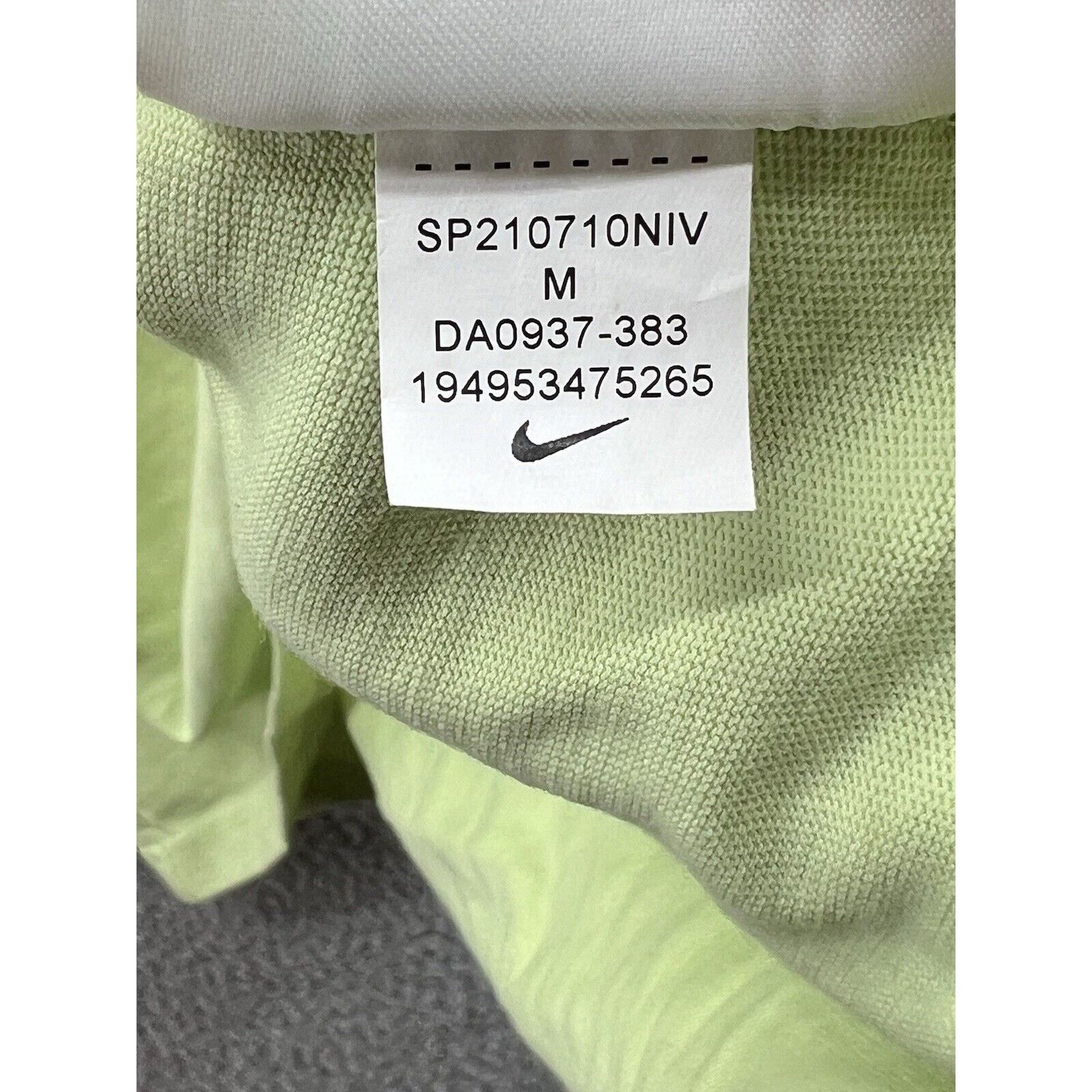 Nike Nike World Tour Liquid Lime T-Shirt DA0937-383 Size Medium Size US M / EU 48-50 / 2 - 4 Thumbnail