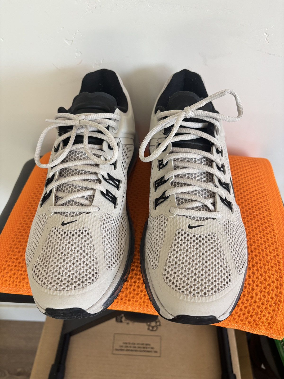 Nike Nike Air Max 2013 Light Bone 2023 Size US 9.5 / EU 42-43 - 5 Thumbnail