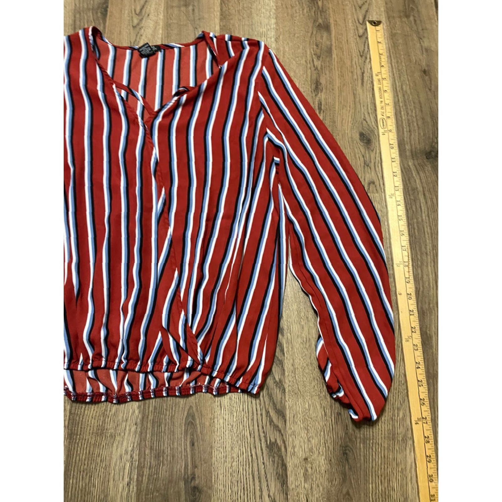 Vintage rue21 Shirt Women's L Blue White Red Striped Long Sleeve V-Neck Casual Modern Basic Fall Spring Summer Womens Size L / US 10 / IT 46 - 4 Thumbnail
