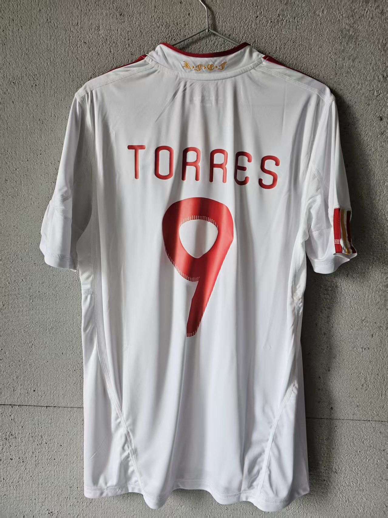 Other 2011 2012 Spain 9 Fernando Torres Jersey White Size US XL / EU 56 / 4 - 2 Thumbnail