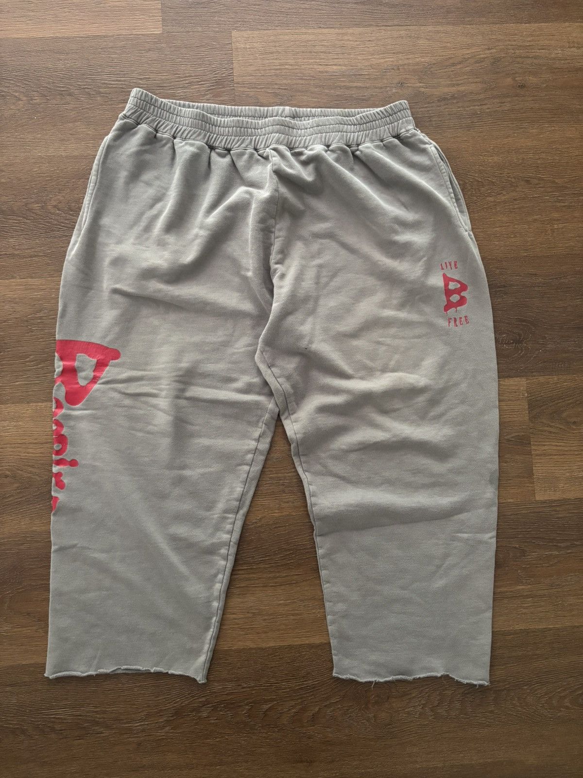 Barriers Barriers Black Rebellion Cropped Sweatpants Size US 34 / EU 50 - 2 Thumbnail
