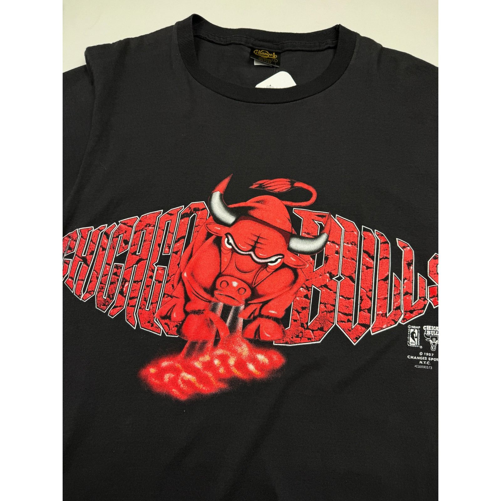 Vintage Vintage 1997 Chicago Bulls NBA Spell Out Changes Sports L Size US L / EU 52-54 / 3 - 6 Thumbnail