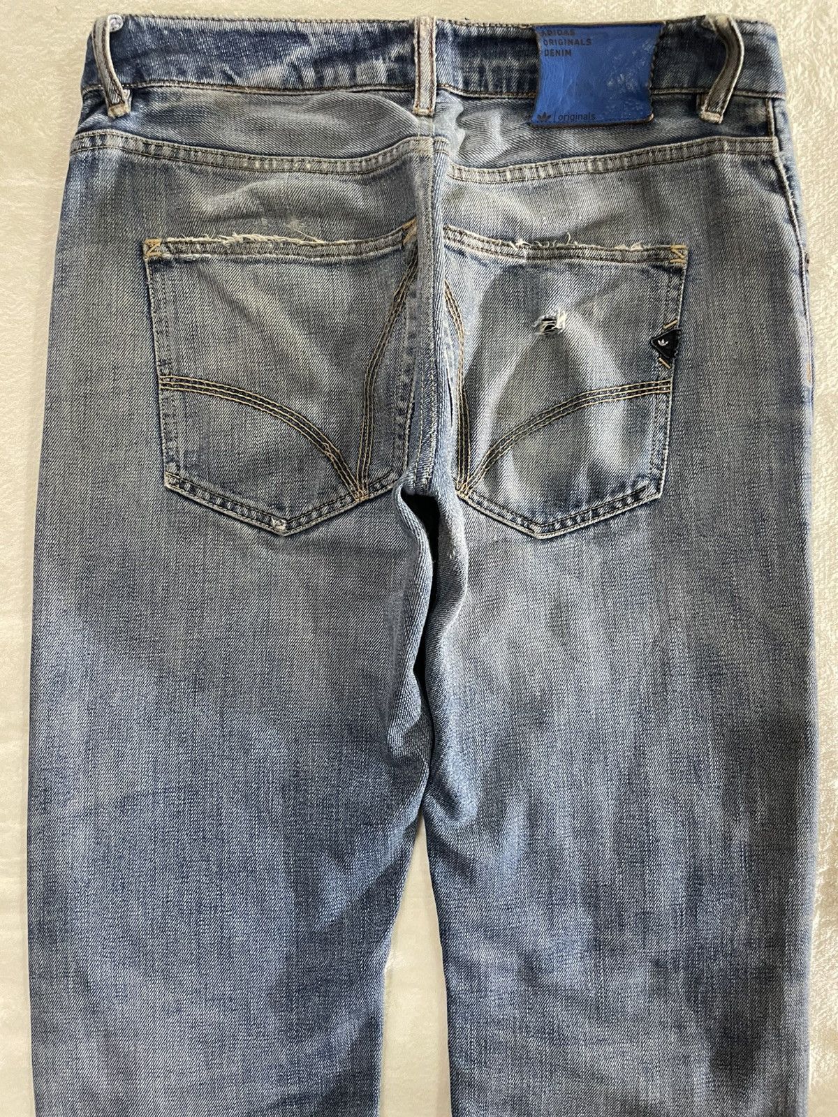 Adidas Vintage Adidas Faded Distress Blue Denim Jeans Size US 33 - 12 Thumbnail