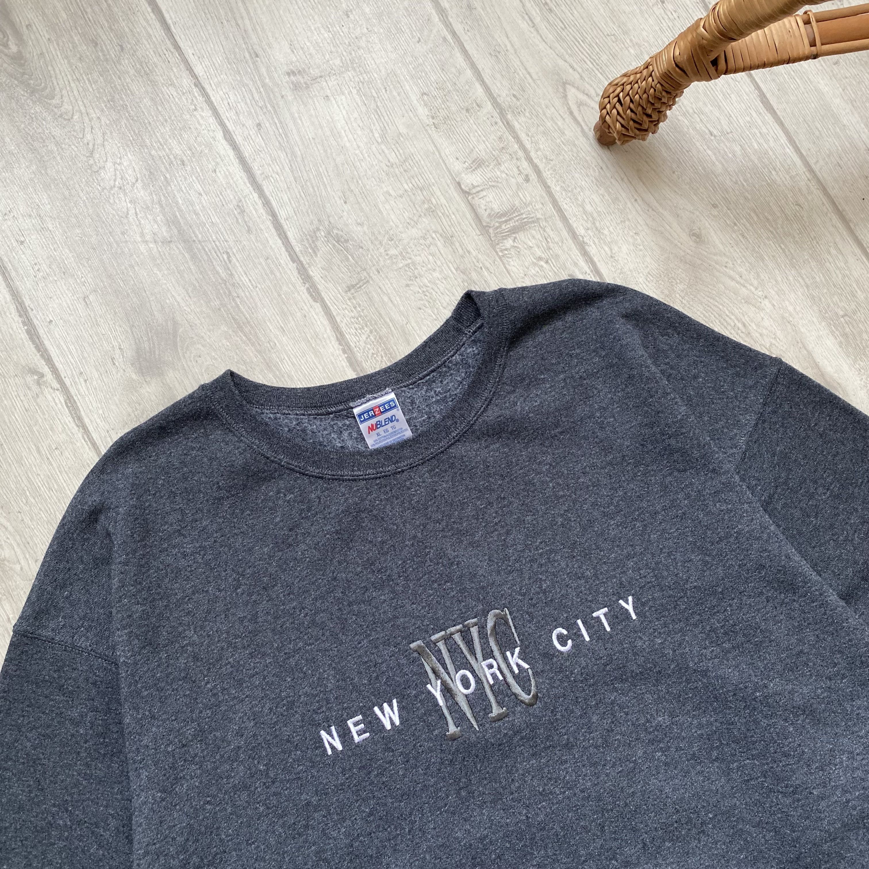 Hanes 🇺🇸 Vintage New York City Logo Embroidered Boxy Sweatshirt Size US XL / EU 56 / 4 - 3 Thumbnail