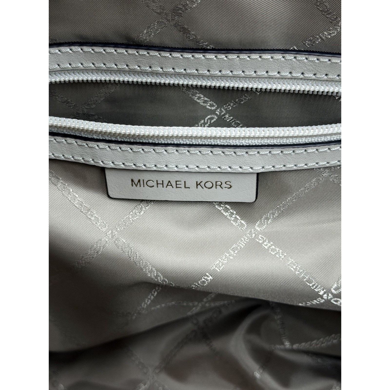 Michael Kors Michael Kors Astor Large Studded White Leather Shoulder Bag Size ONE SIZE - 9 Thumbnail