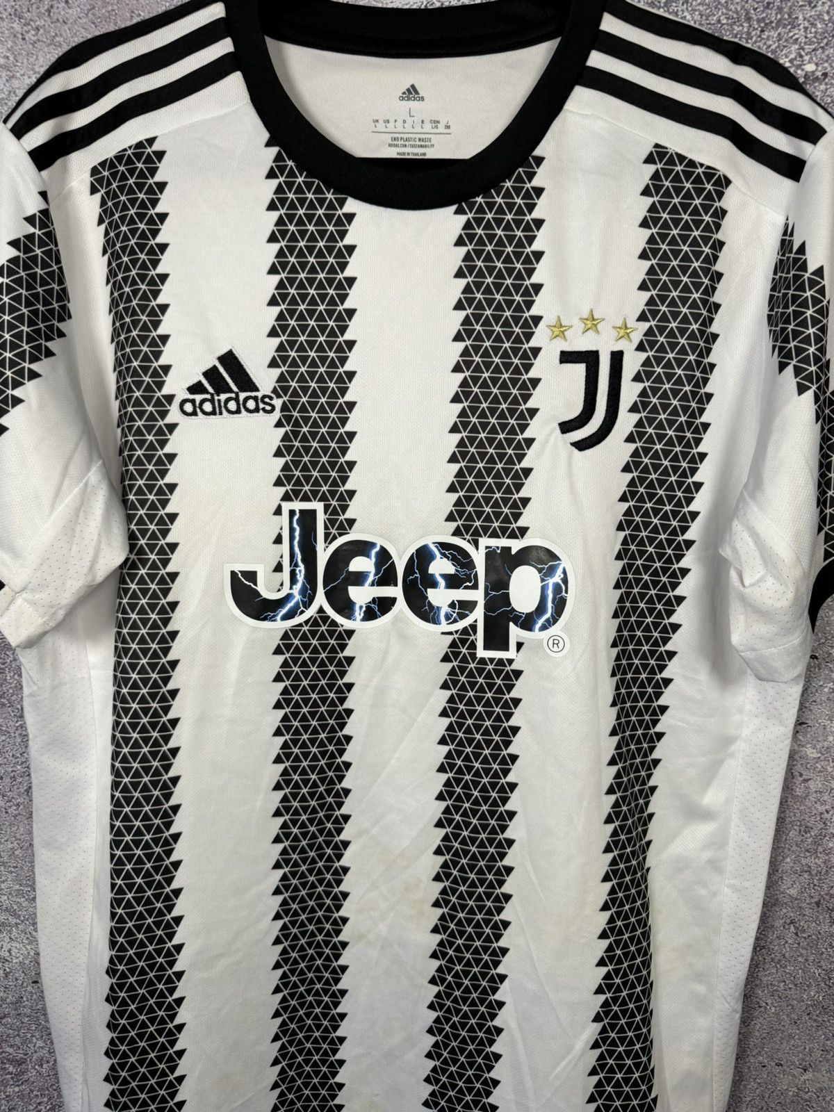 Vintage Vintage Juventus 2022/23 Home Soccer Jersey Size US L / EU 52-54 / 3 - 5 Thumbnail
