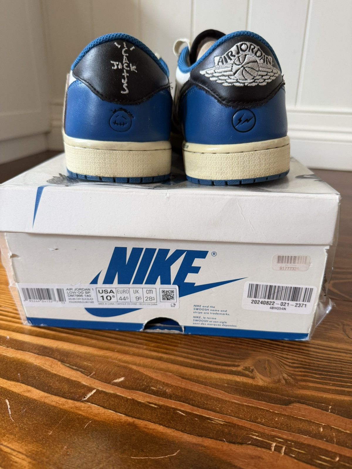 Fragment Design × Jordan Brand × Travis Scott Jordan x Travis Scott x Fragment Jordan 1 low Size US 10.5 / EU 43-44 - 2 Thumbnail