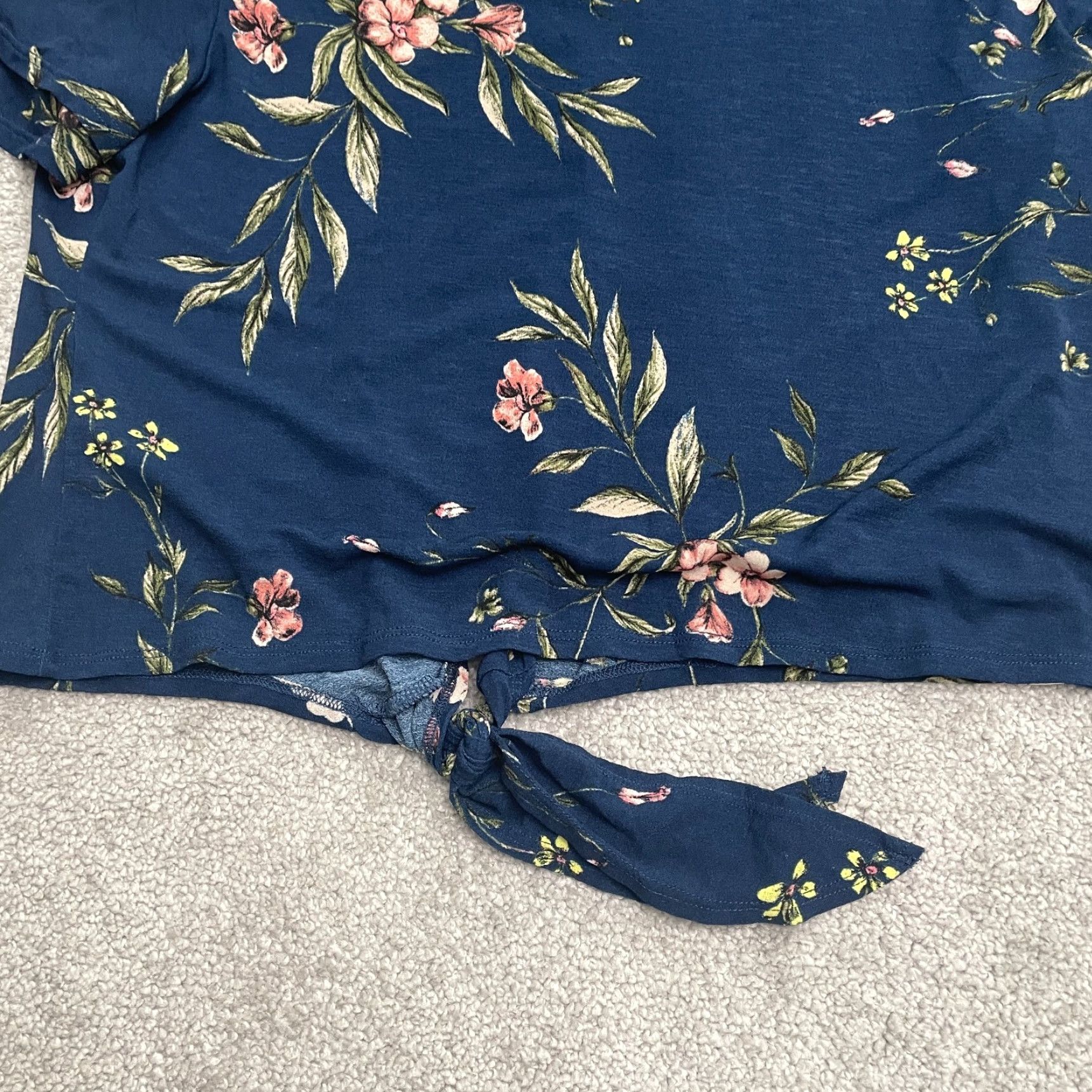 Vintage Lily White Cropped Top Womens Large Navy Blue Floral Short Sleeve Casual Blouse Size L / US 10 / IT 46 - 4 Thumbnail