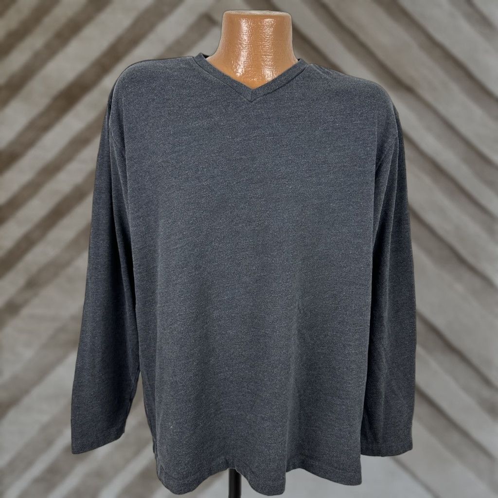 Old Navy VINTAGE Old Navy Shirt Men XL V-Neck Heavyweight Charcoal Heather/Cotton Polyester Minimalist T-Shirt 2000s Mens Size US XL / EU 56 / 4 - 1 Thumbnail