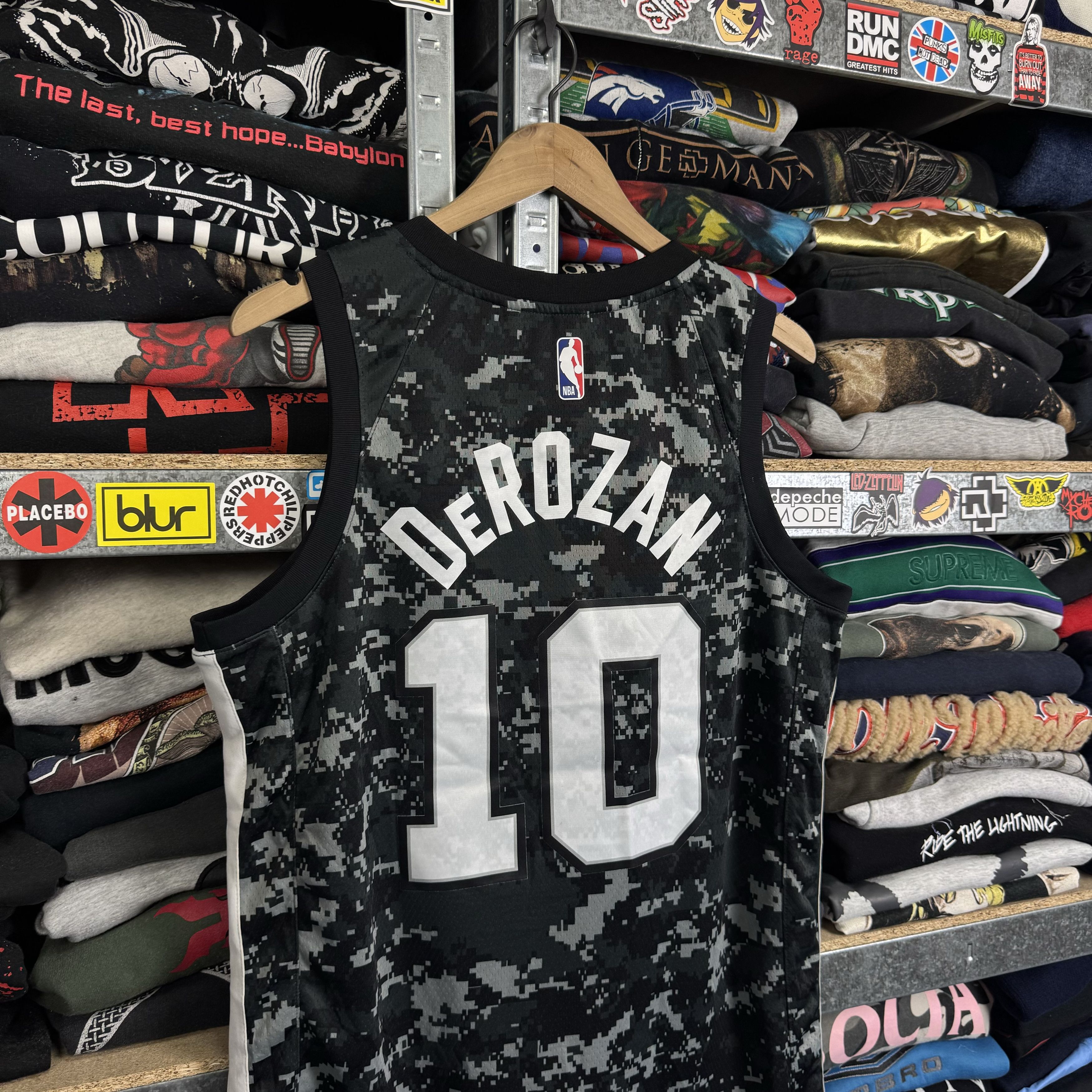 NBA × Nike NIKE SAN ANTONIO SPURS #10 DeMar DeRozan CITY EDITION JERSEY Size US L / EU 52-54 / 3 - 3 Thumbnail