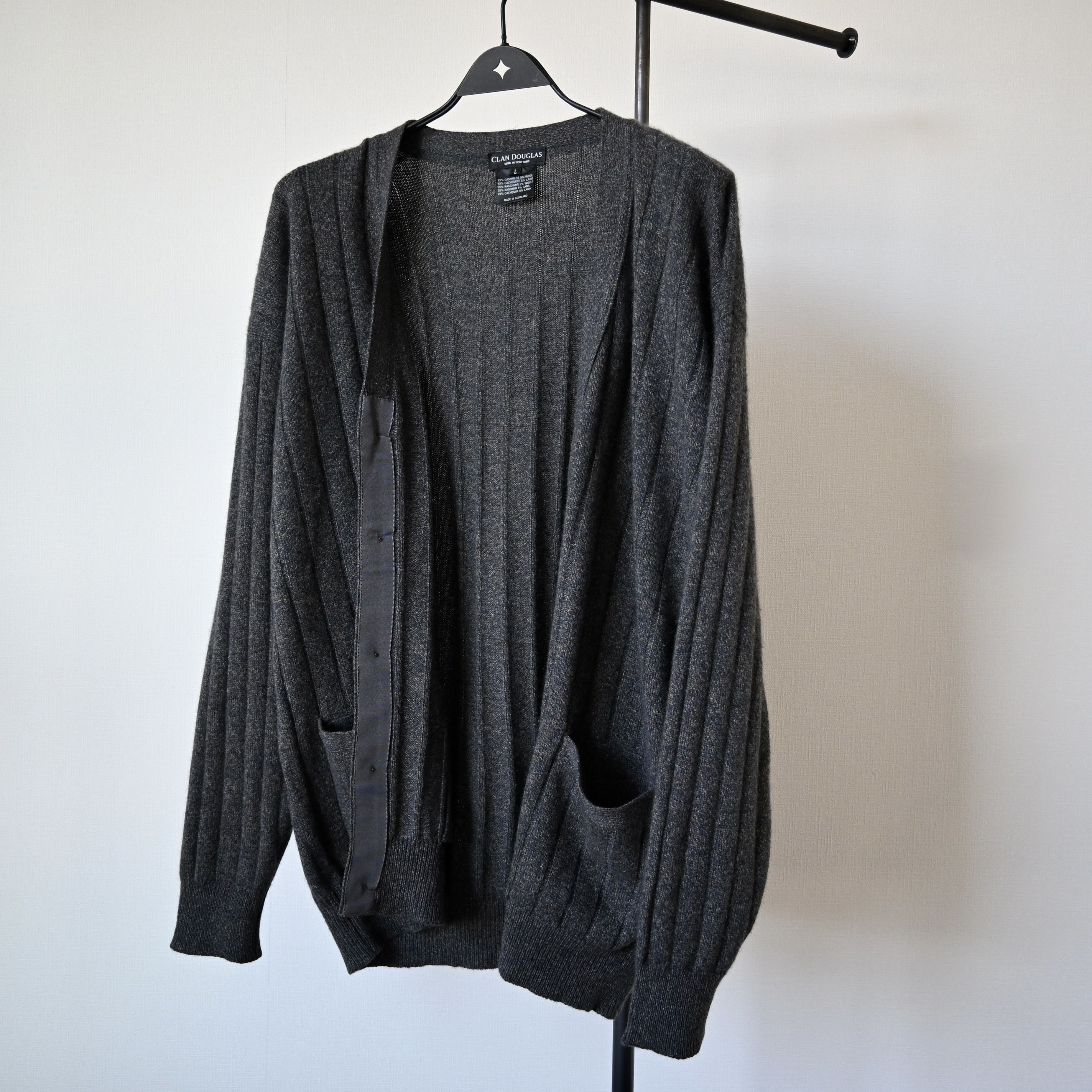 Vintage 1990s Clan Douglas 95% cashmere cardigan, made in Scotland Size US L / EU 52-54 / 3 - 15 Thumbnail