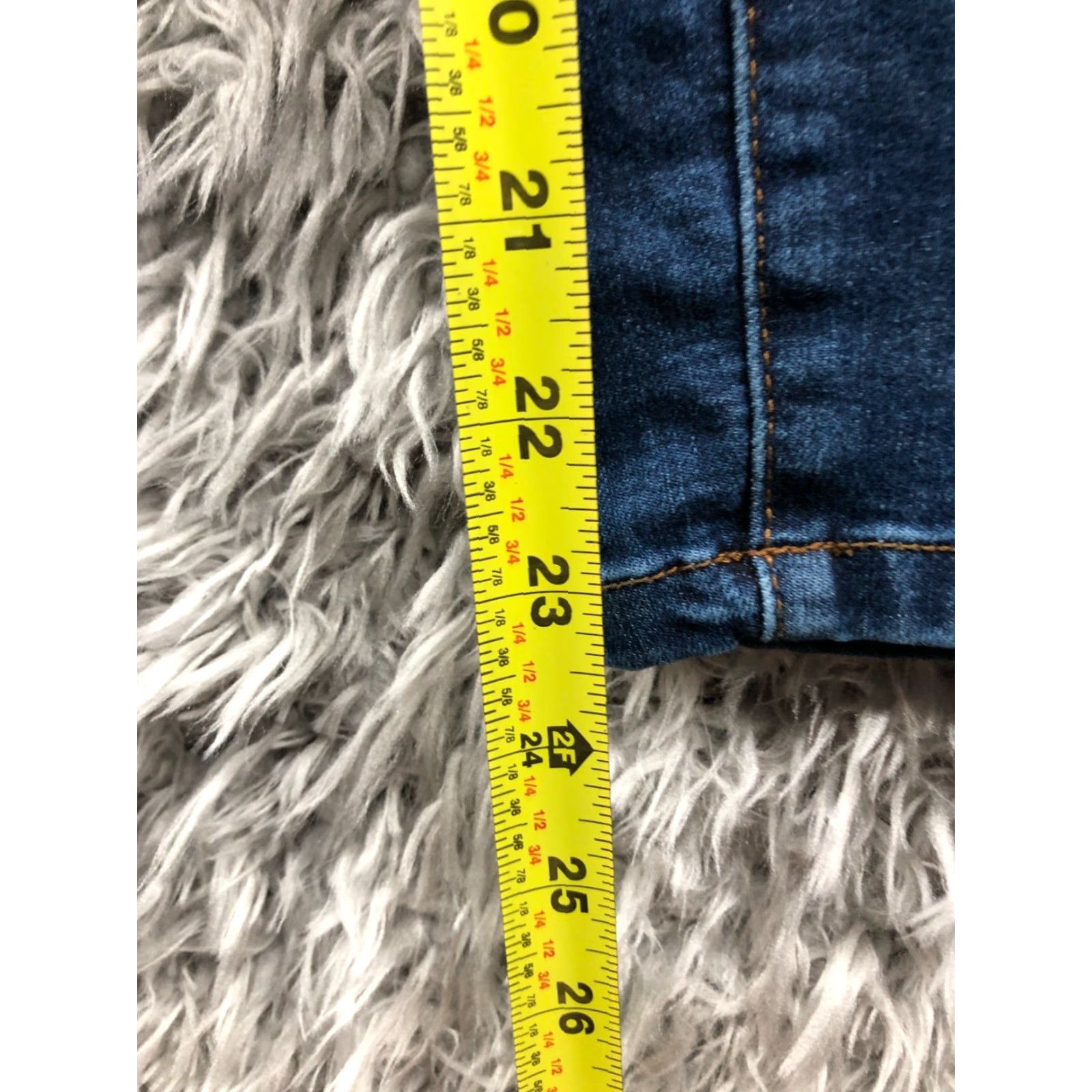 Vera Wang Vera Wang Jegging Capri Size 8 Womens Mid Rise Dark Wash Blue Denim Size 30" / US 8 / IT 44 - 3 Thumbnail
