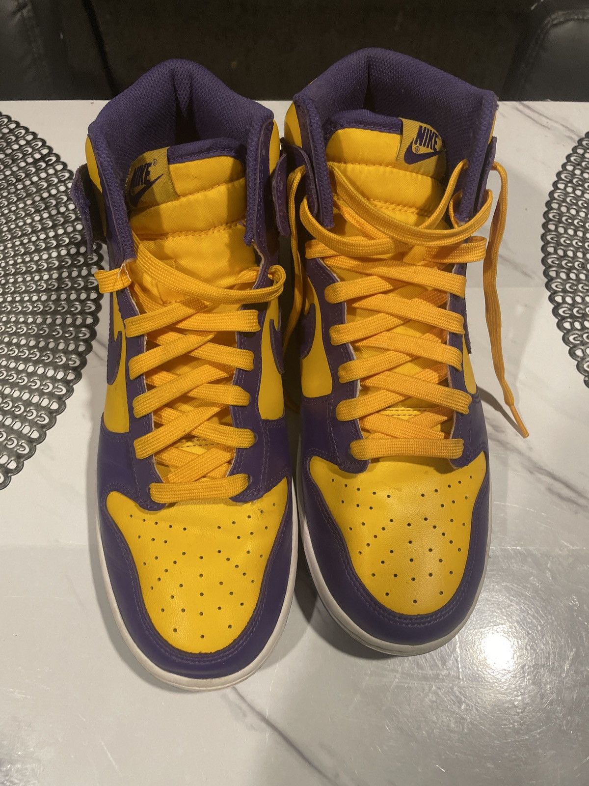 Jordan Brand Lakers Jordan 1 mid Size US 9 / EU 42 - 3 Thumbnail