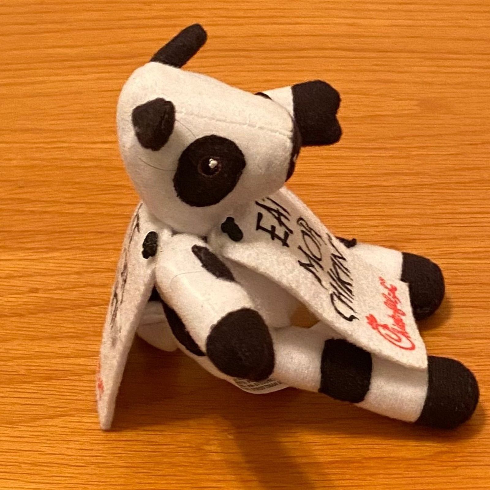 Fila Chick Fila Cow 2006 Plush Small Stuffed Animal Toy DV60 Size ONE SIZE - 4 Thumbnail