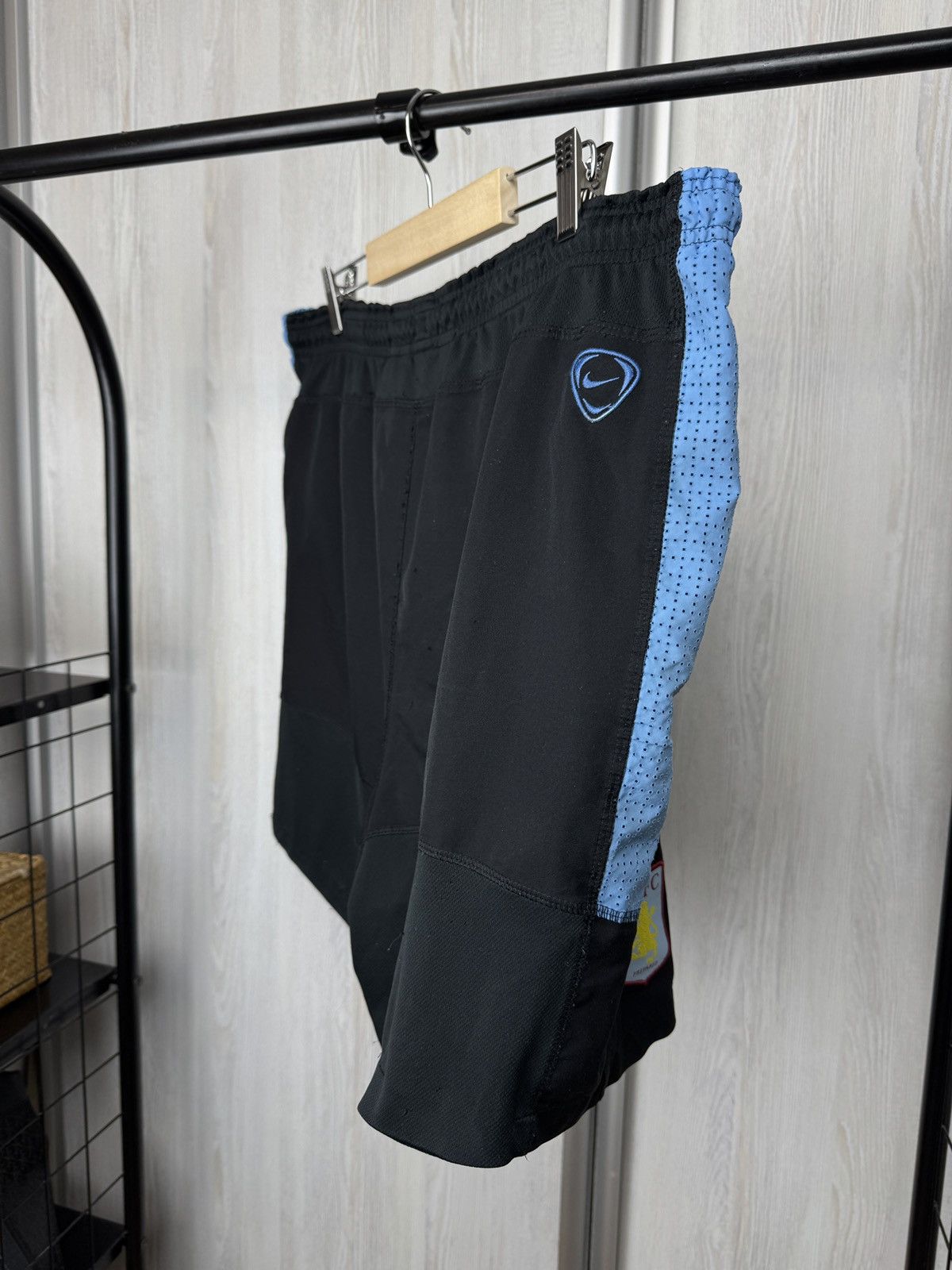 Nike Nike vintage Aston Villa y2k soccer football shorts Size US 38 / EU 54 - 7 Thumbnail