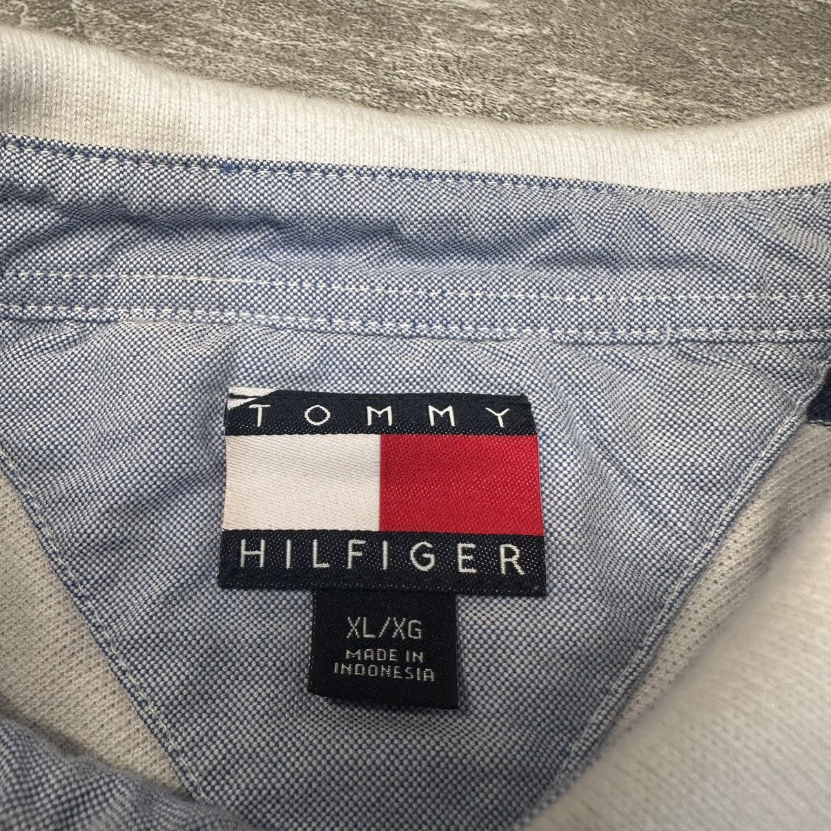 Tommy Hilfiger × Vintage Vintage Tommy Hilfiger Polo Shirt Logo Embroidered Striped Size US XL / EU 56 / 4 - 3 Thumbnail