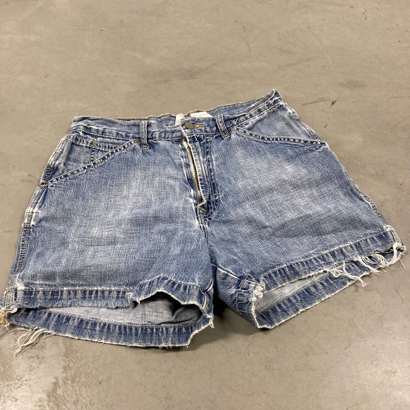 Lucky Brand × Vintage Y2K distressed lucky brand jean shorts 30 Size US 30 / EU 46 - 1 Thumbnail