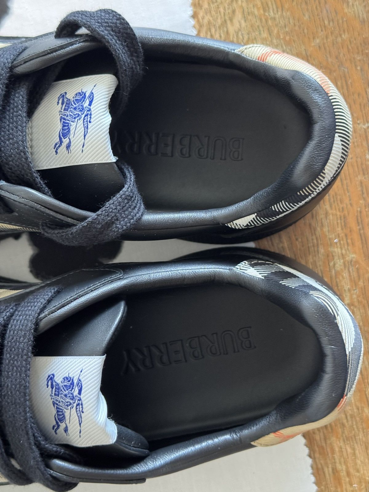 Burberry Burberry Black Leather Low-Top Sneakers Check Panels EU 43 Size US 10 / EU 43 - 4 Thumbnail