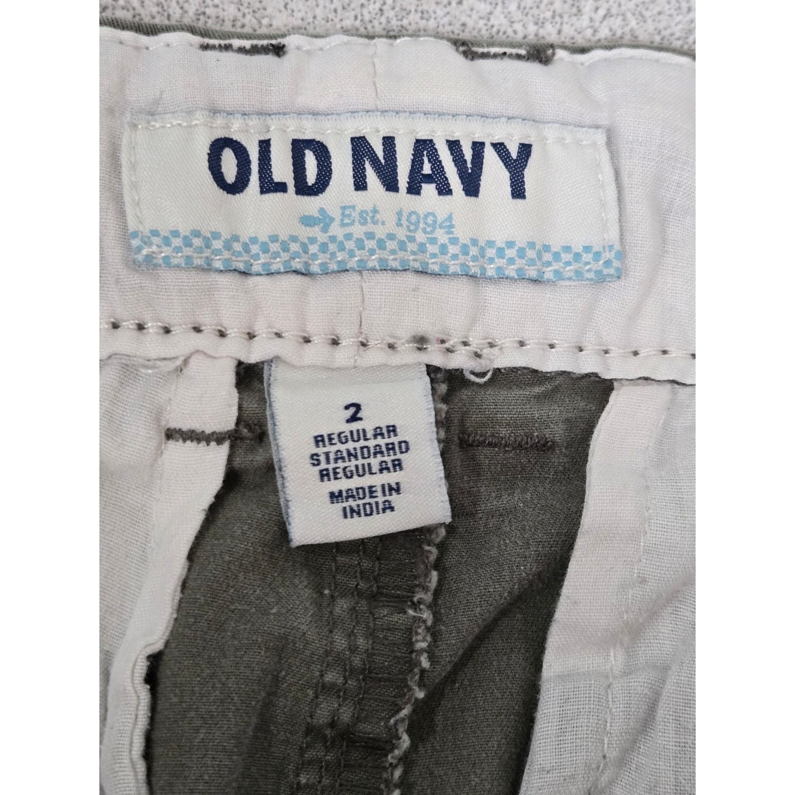 Old Navy Old Navy Army Green Chino Shorts 2 Slashed Pockets Stretch Size 26" / US 2 / IT 38 - 4 Thumbnail