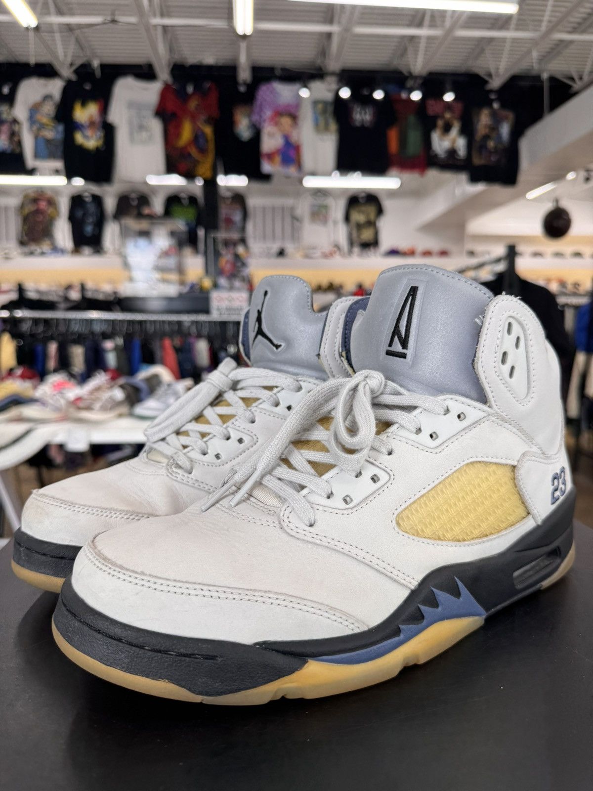 A Ma Maniere × Jordan Brand Air Jordan 5 Retro A Ma Maniére Dawn Size. 11.5W/10M (2023) Size US 10 / EU 43 - 1 Thumbnail