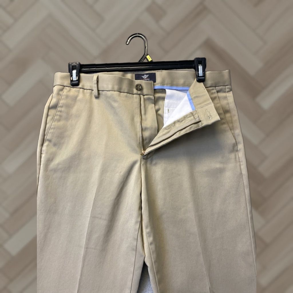 Dockers VINTAGE Dockers Men's Pants Chino Straight Fit Workday Khaki Size 34 Waist 30 In Cotton Men Size US 34 / EU 50 - 1 Thumbnail