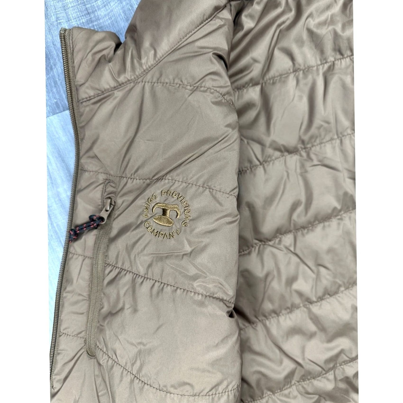 Vintage Texas A&M Aggies Amigo Provisions Camo Quilted Puffer Vest 2XL Mens Tan Reversible Jacket Size US XXL / EU 58 / 5 - 6 Thumbnail