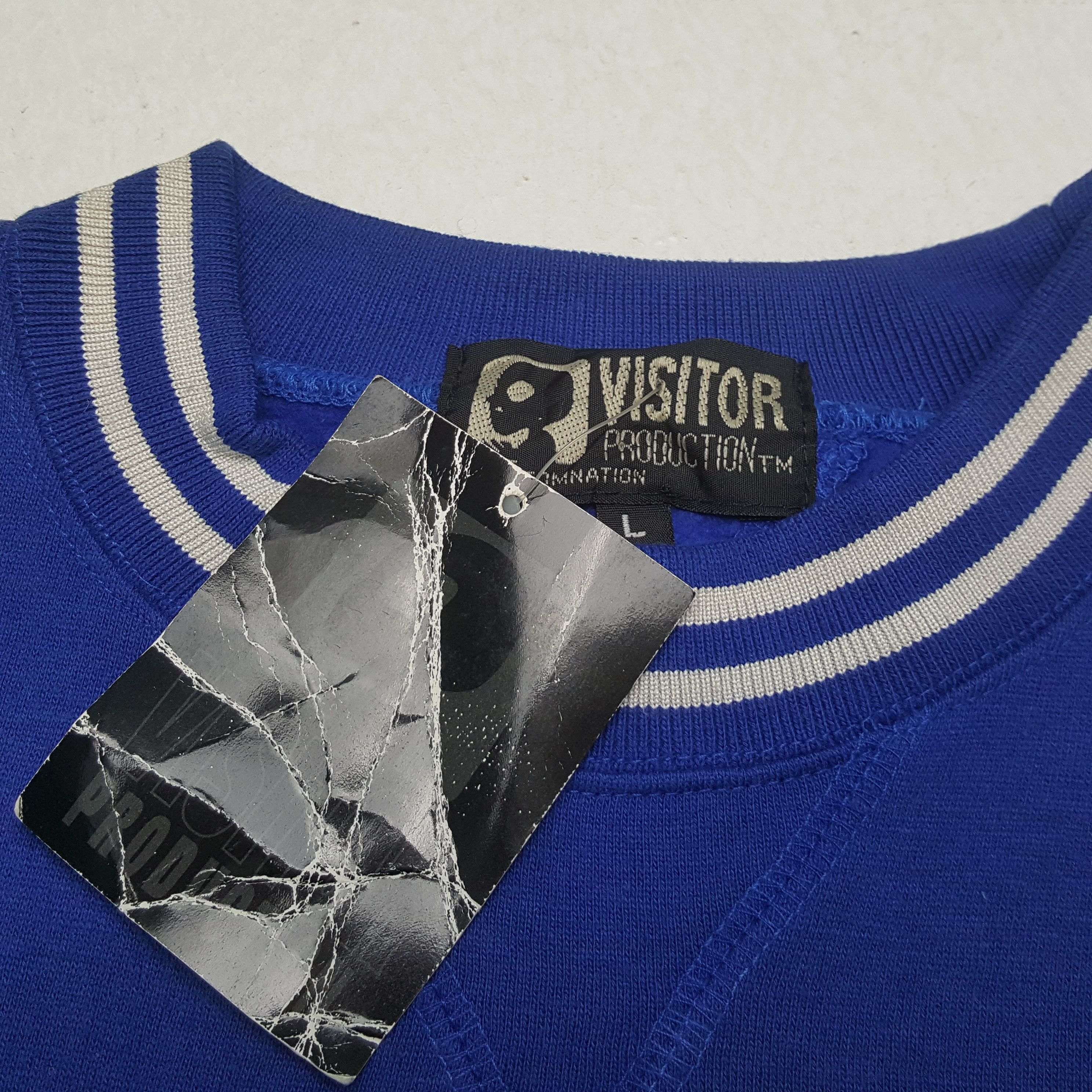 Vintage Vintage Alien Visitor Production Skateboard Style Sweatshirt Size US L / EU 52-54 / 3 - 6 Thumbnail