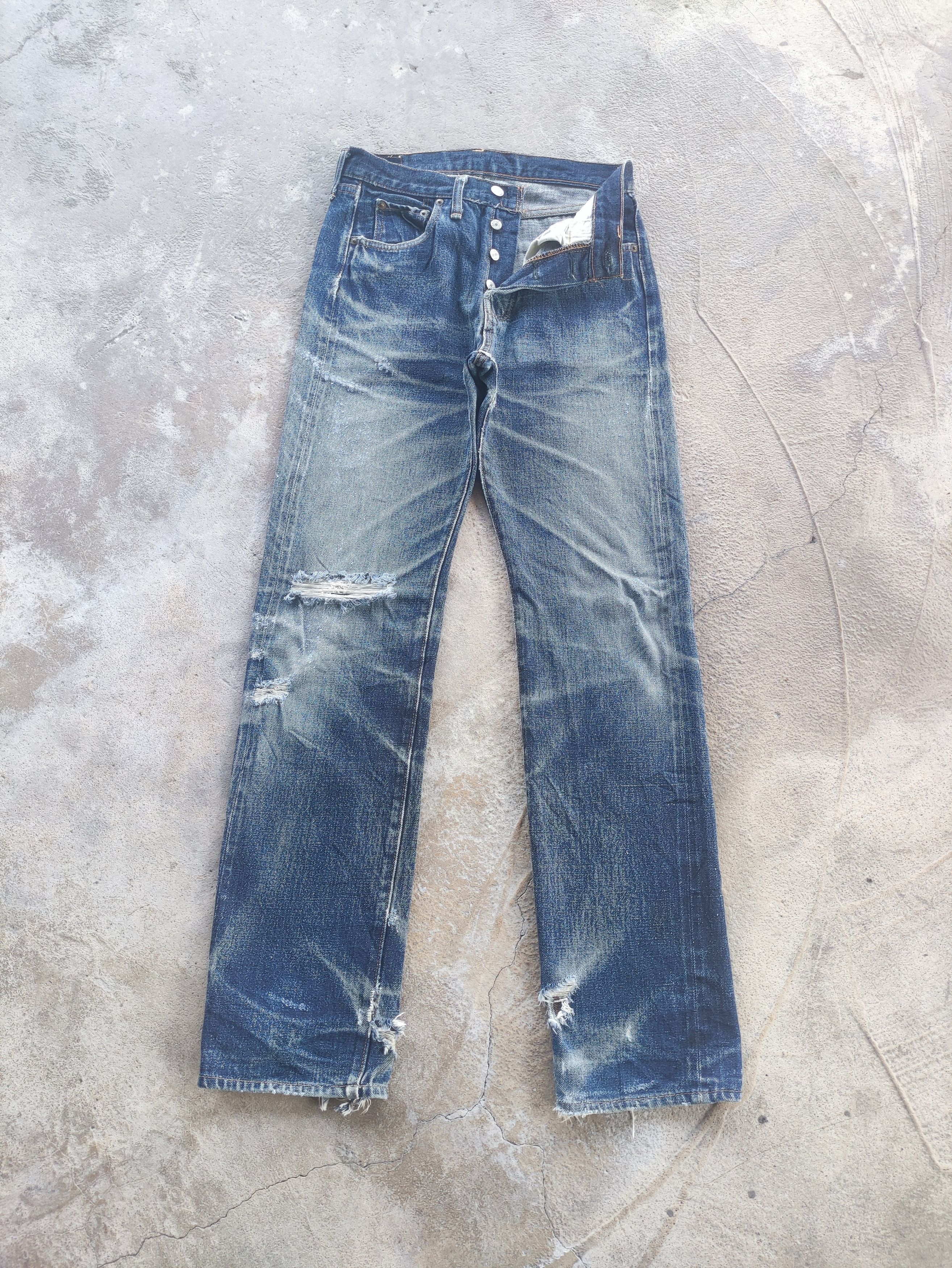Japanese Brand Vintage Japanese Brand Button Distressed Faded Denim Pants Size US 28 / EU 44 - 1 Thumbnail