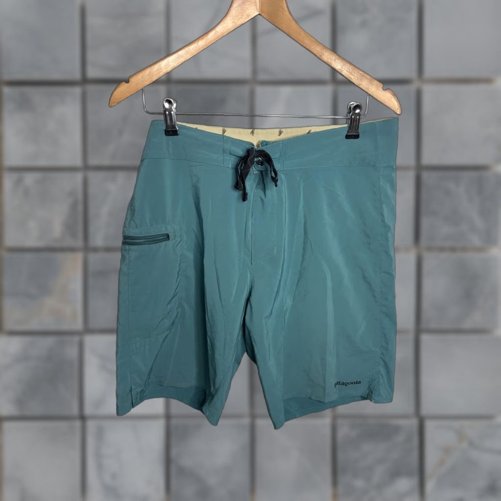 Patagonia Patagonia Board Shorts Mens Large Blue Recycled Polyester Swim Trunks Surf Drawstring Quick Dry Lightweight Pockets 32 Adult Mens Size US 32 / EU 48 - 1 Thumbnail