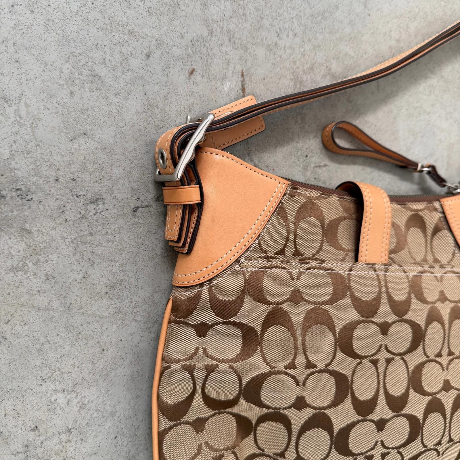 Coach Coach 2Way Signature Soho Clip Shoulder Bag Beige/Brown Size ONE SIZE - 6 Thumbnail