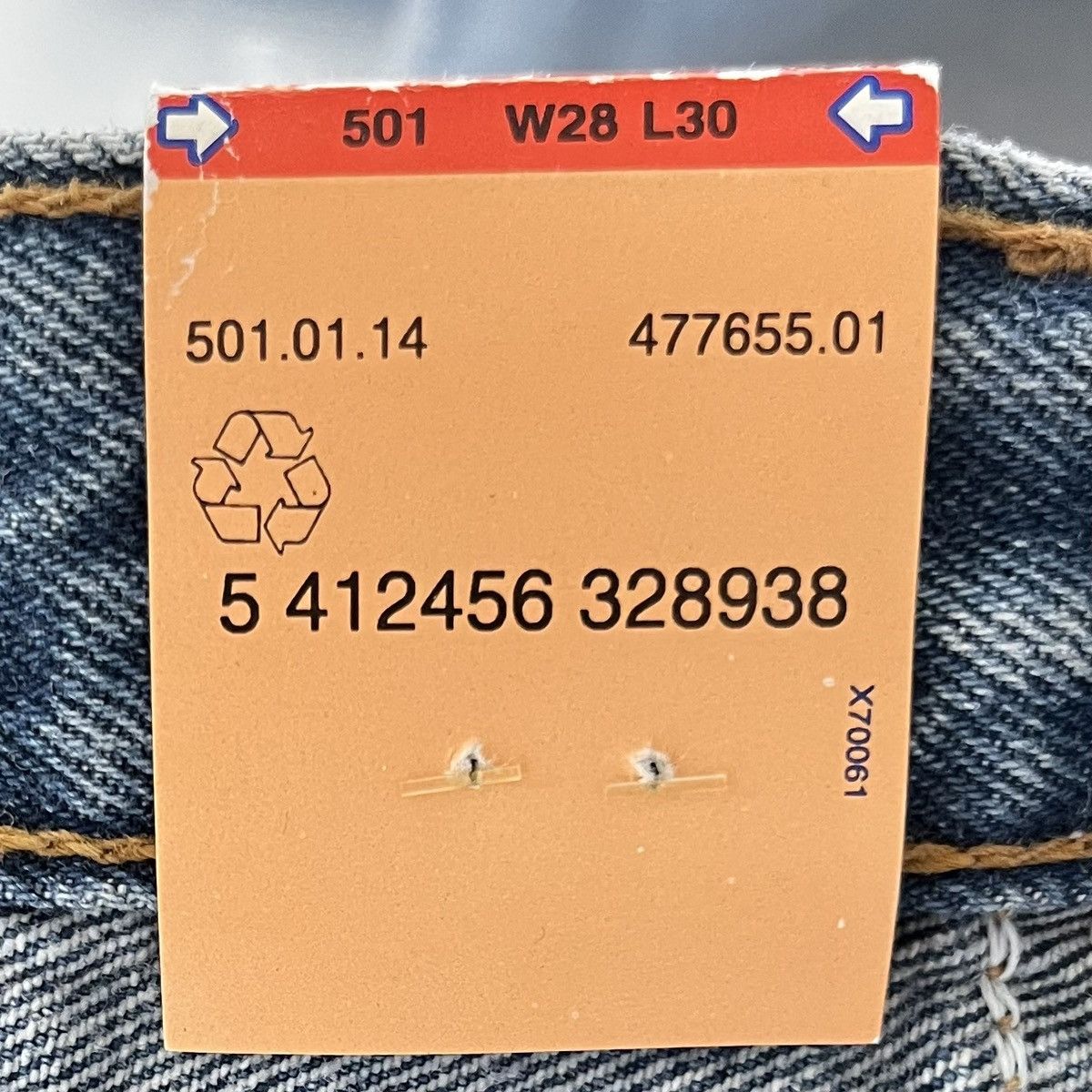 Levi's Vintage Clothing Vintage Levi’s 501 – Deadstock NWT - Made in UK Size 28" / US 6 / IT 42 - 8 Thumbnail