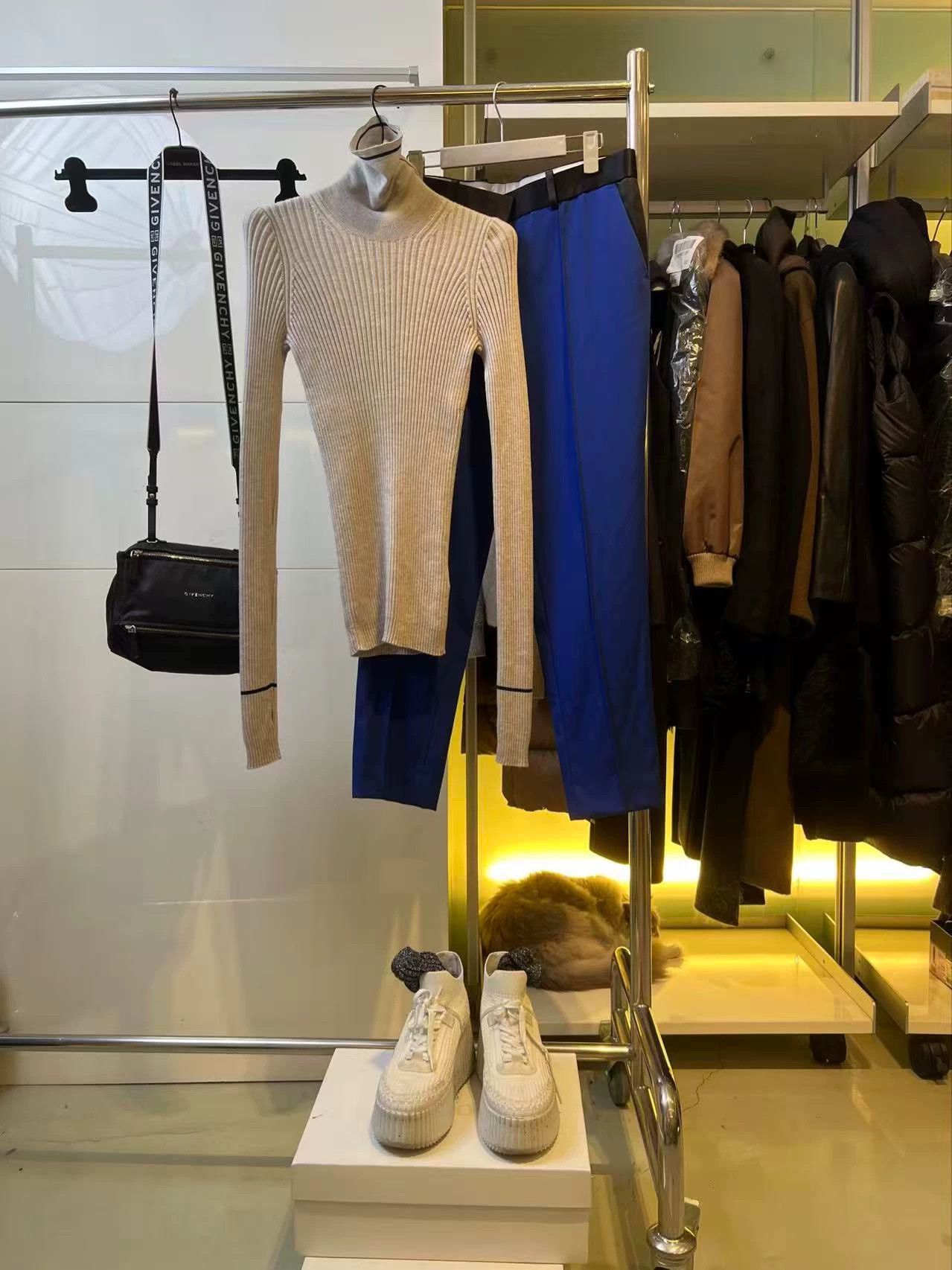 Celine Celine100% Premium Wool Pants w/ Black Satin Waist & Pockets Size 26" / US 2 / IT 38 - 1 Thumbnail